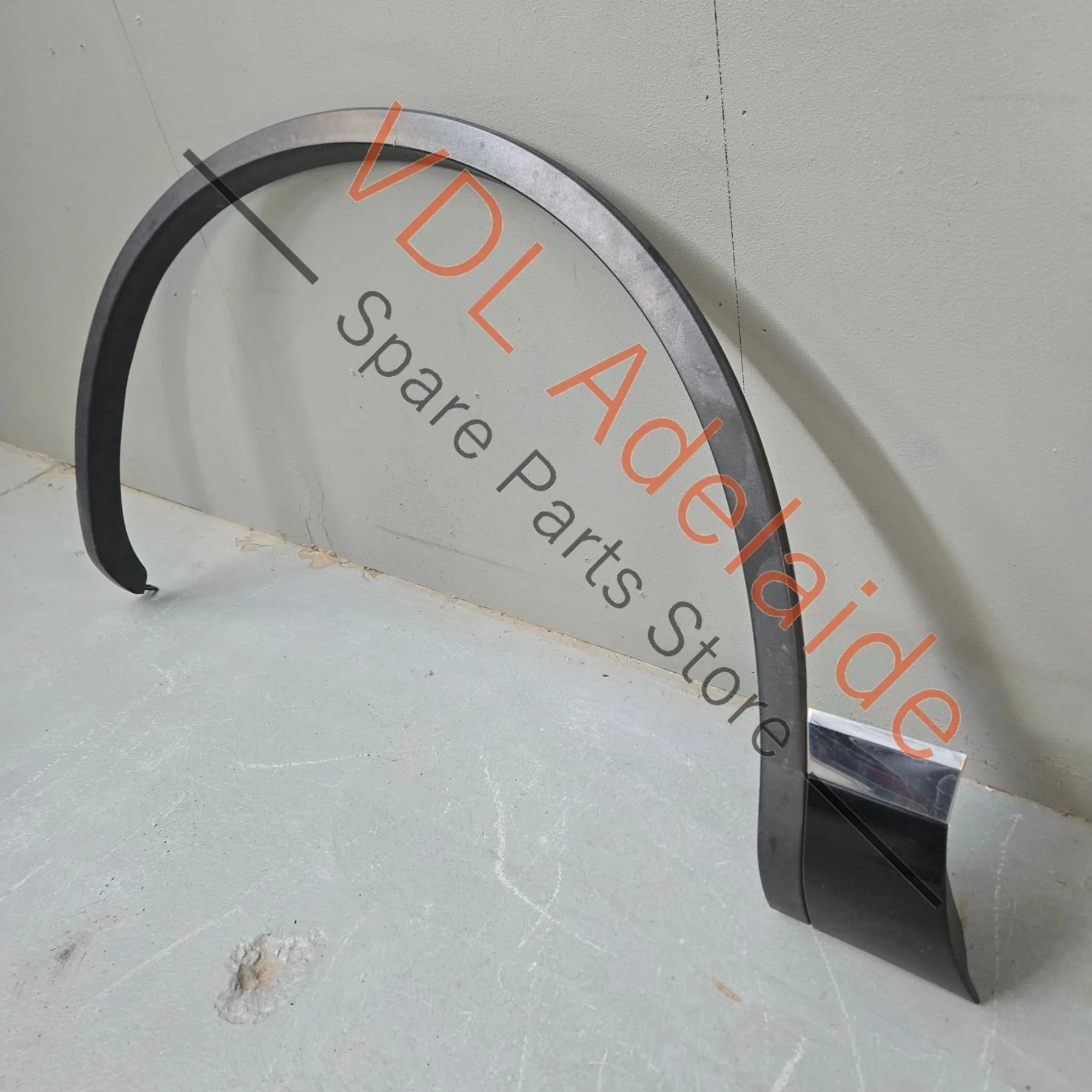 VW Touareg 7P Left Front Wheel Arch Trim Flare 7P6853717F GRU - Image 4