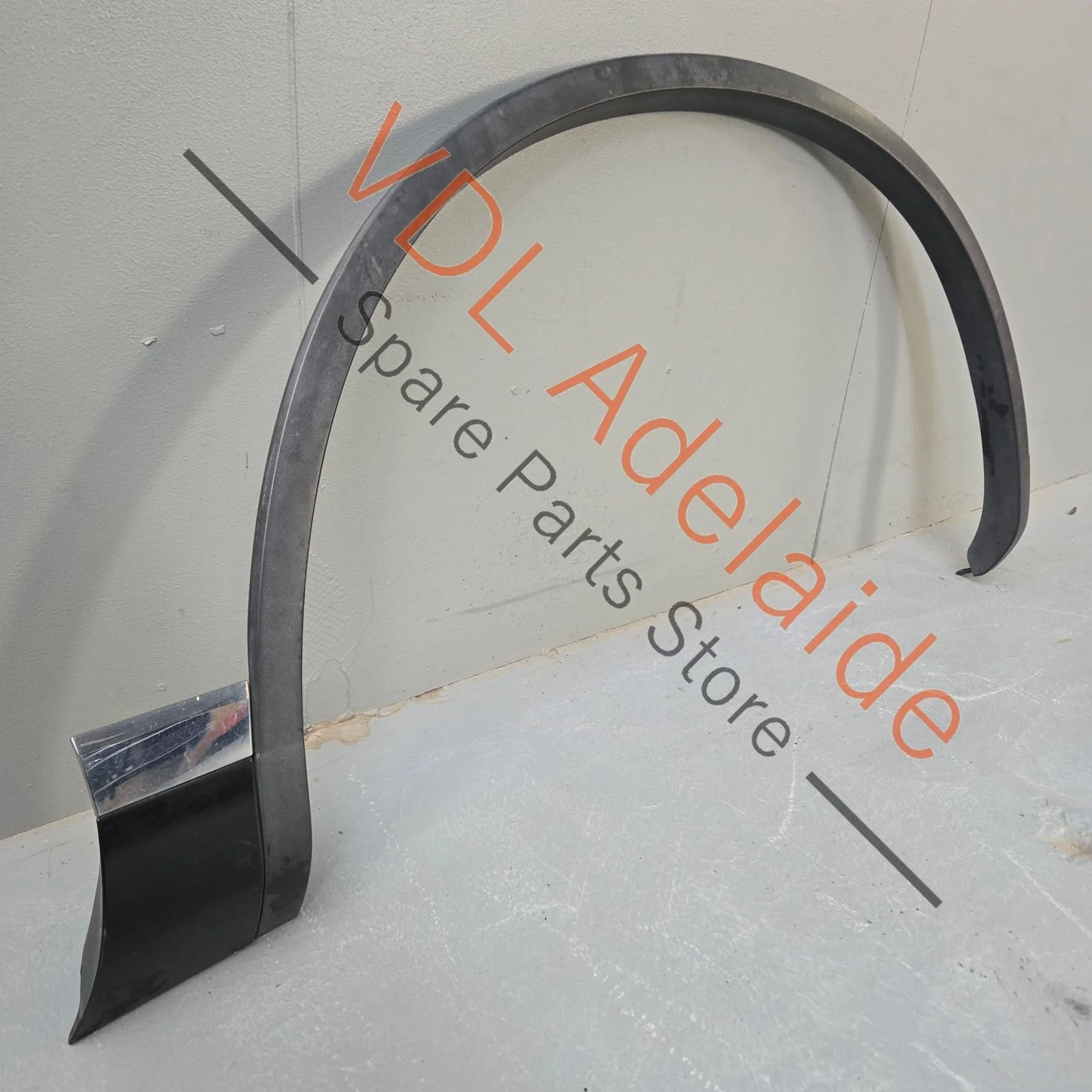VW Touareg 7P Right Front Wheel Arch Trim Flare 7P6853718F GRU