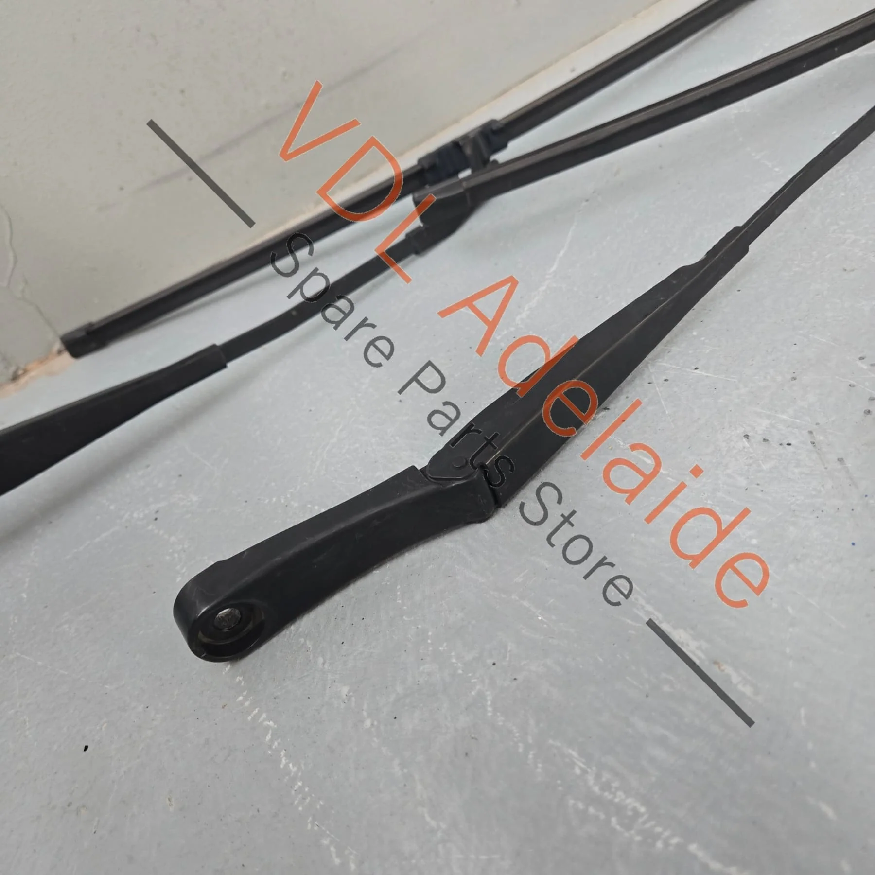 VW Touareg 7P Windscreen Wiper Arm Set 7P0955409C 7P0955410C - Image 3