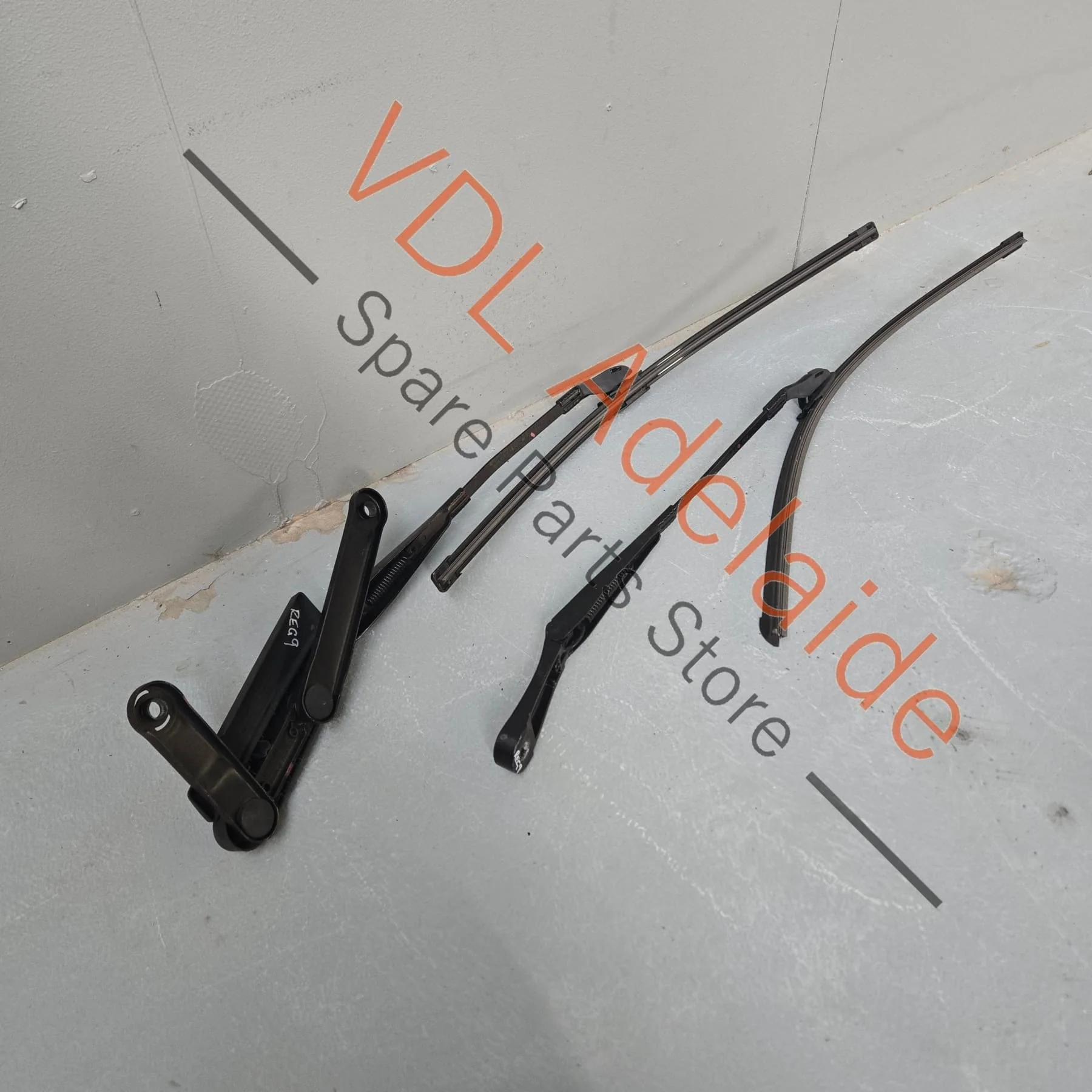 VW Touareg 7P Windscreen Wiper Arm Set 7P0955409C 7P0955410C - Image 4