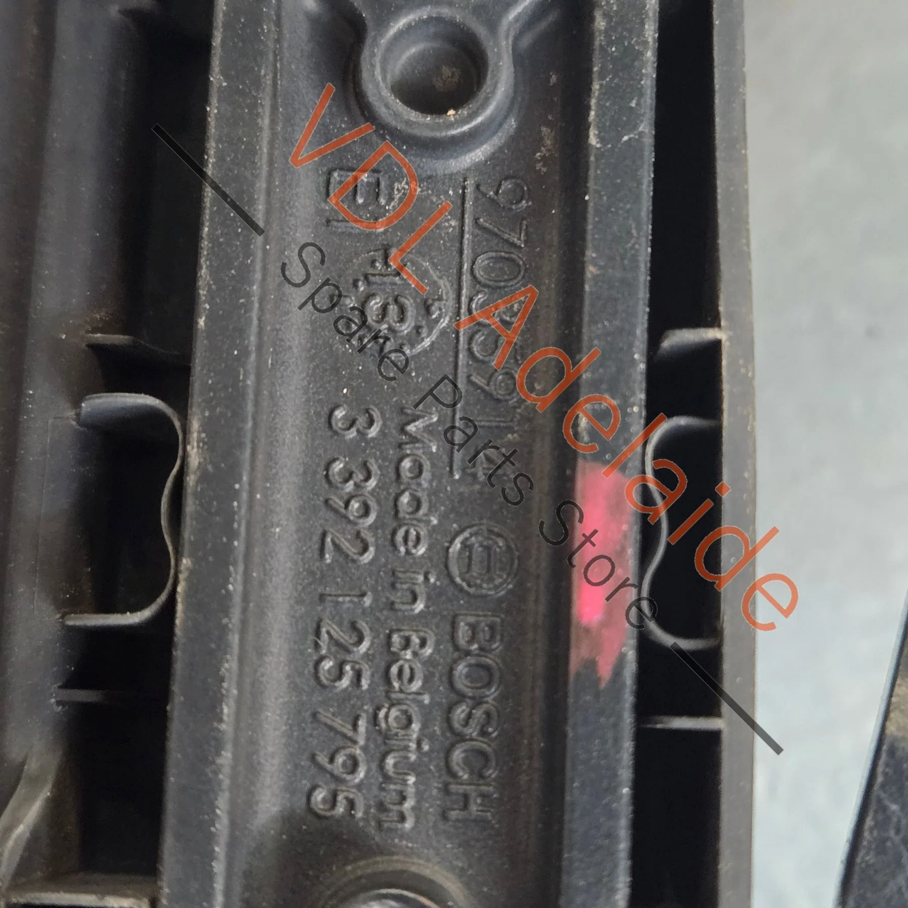 VW Touareg 7P Windscreen Wiper Arm Set 7P0955409C 7P0955410C - Image 7