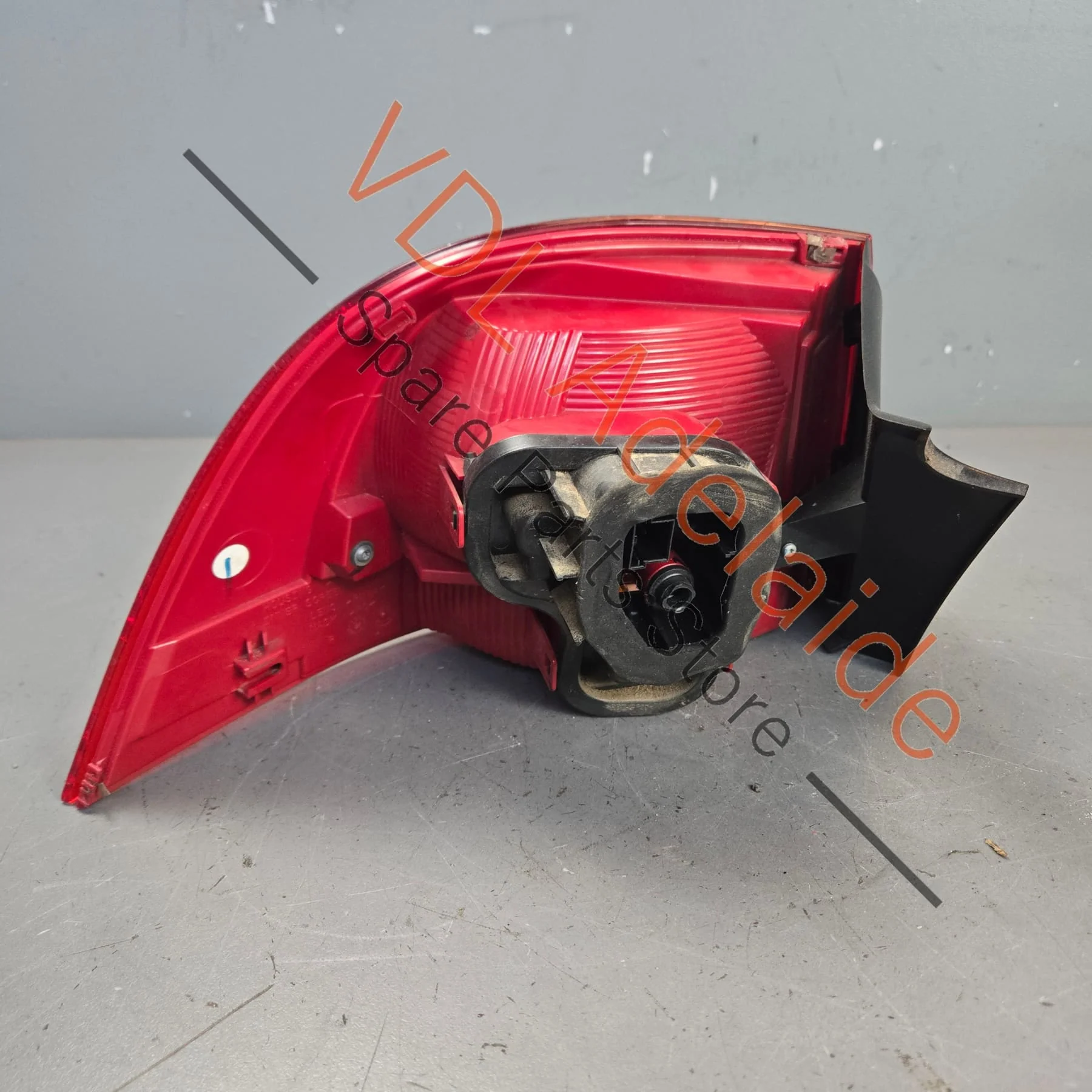VW Touareg 7P Rear Right Fender Tail Light Taillight 7P6945096F - Image 4