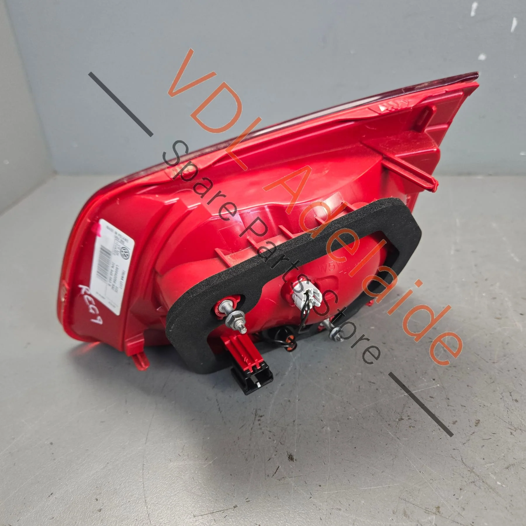 VW Touareg 7P Rear Left Tailgate Tail Light Taillight Inner 7P6945093B - Image 3