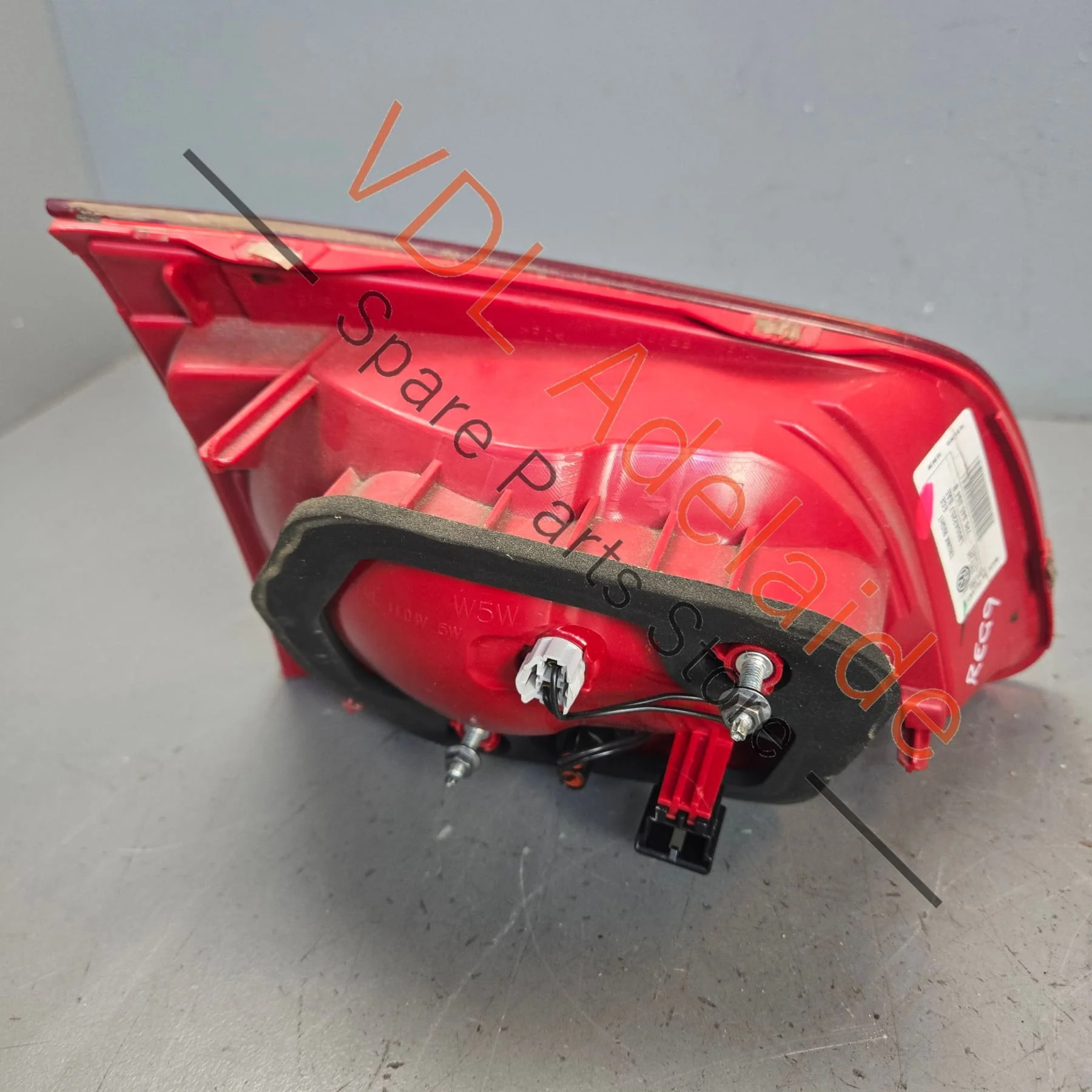 VW Touareg 7P Rear Right Tailgate Tail Light Taillight Inner 7P6945094B - Image 3