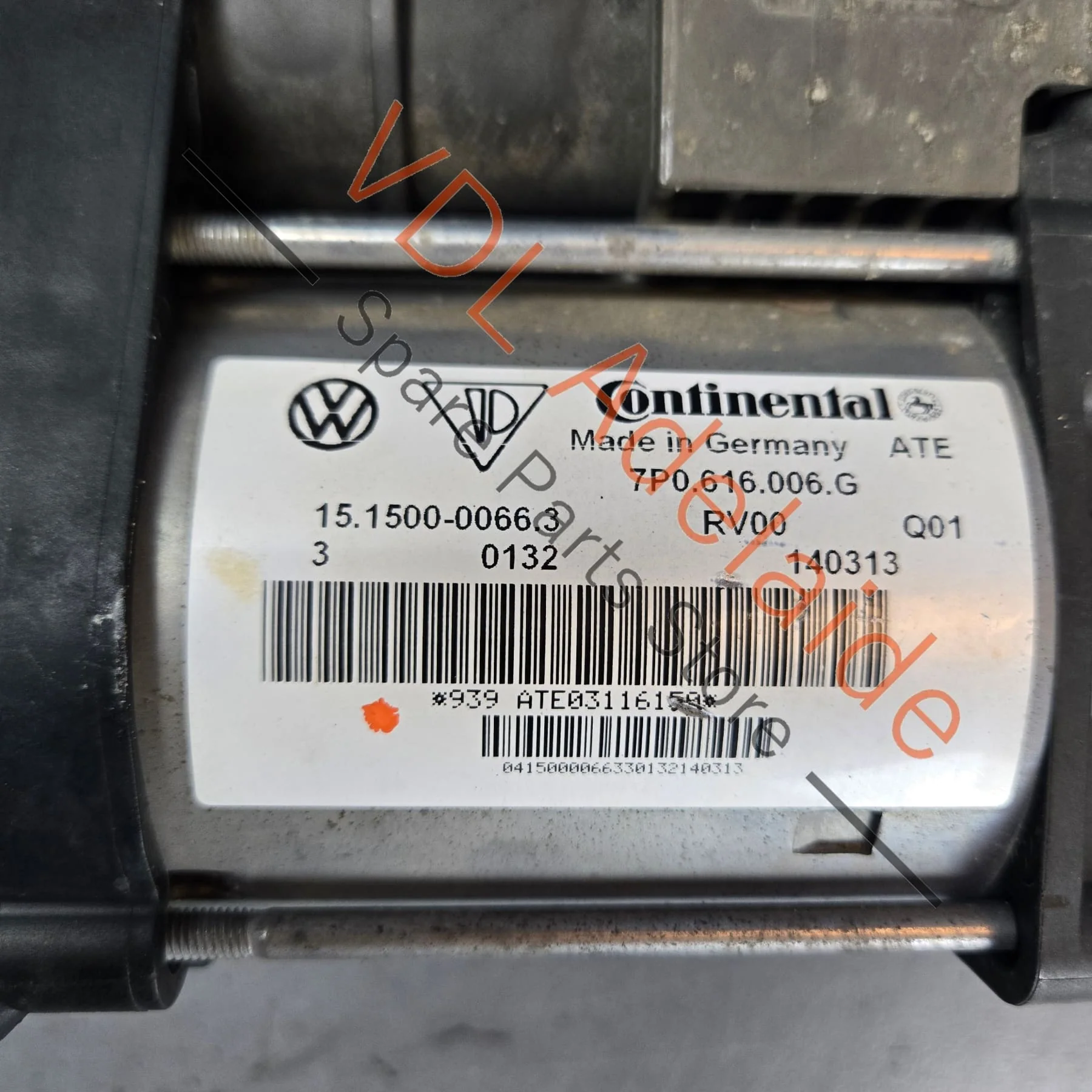 Genuine VW Touareg 7P Air Suspension Pump & Valve Block 7P0698007E 7P0698014B - Image 4