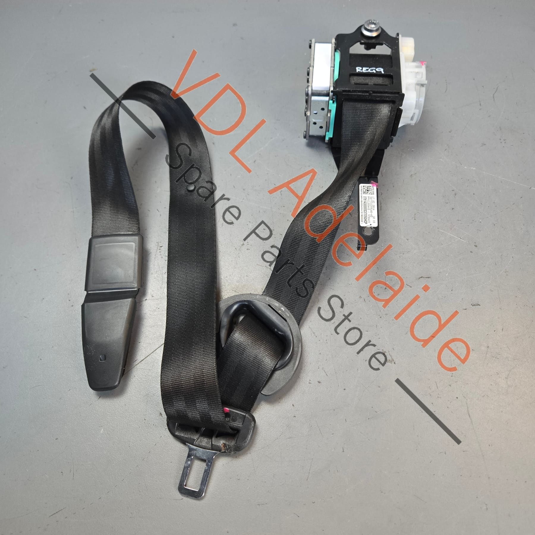 VW Touareg 7P Front Right Seatbelt Seat Belt 7P0857706G HCP