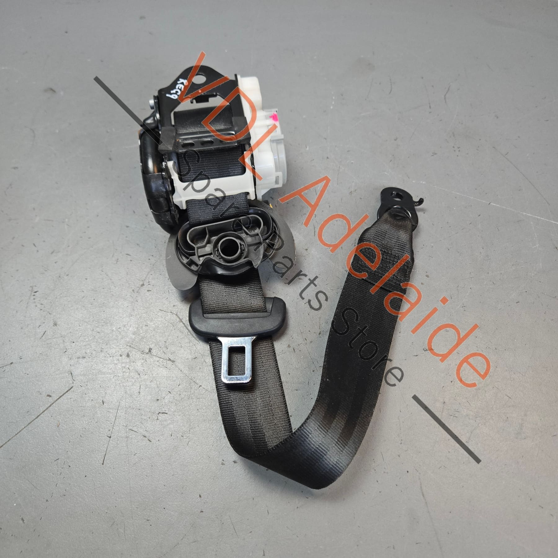 VW Touareg 7P Rear Right Seatbelt Seat Belt 7P0857806J HCP - Image 2