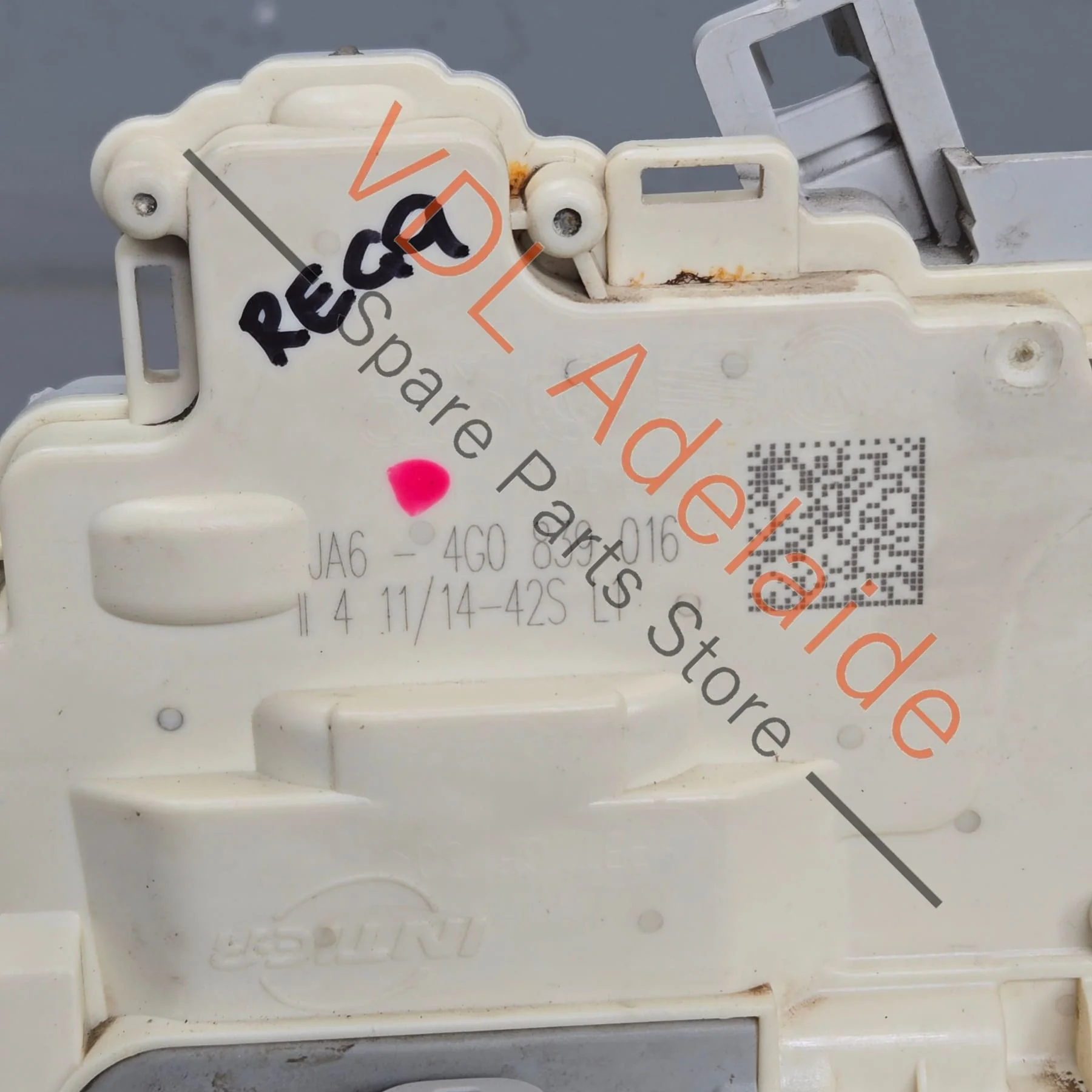 VW Touareg 7P Right Rear Door Lock Mechanism 4G0839016 - Image 2