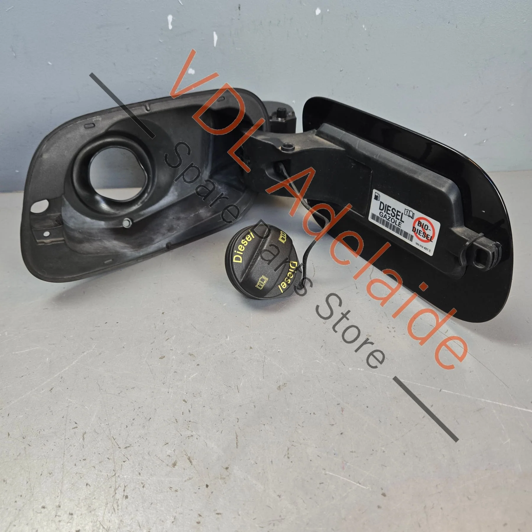 VW Touareg 7P Fuel Door Cap Filler Flap 7P6809909A 7P6809857A