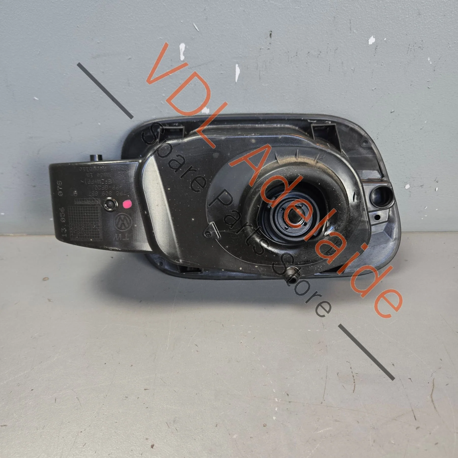 VW Touareg 7P Fuel Door Cap Filler Flap 7P6809909A 7P6809857A - Image 3