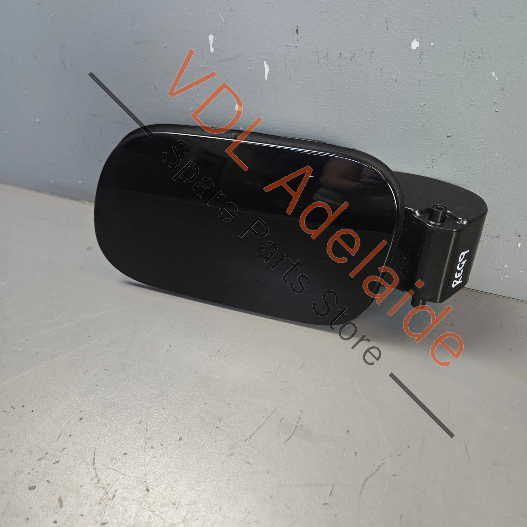 VW Touareg 7P Fuel Door Cap Filler Flap 7P6809909A 7P6809857A - Image 5