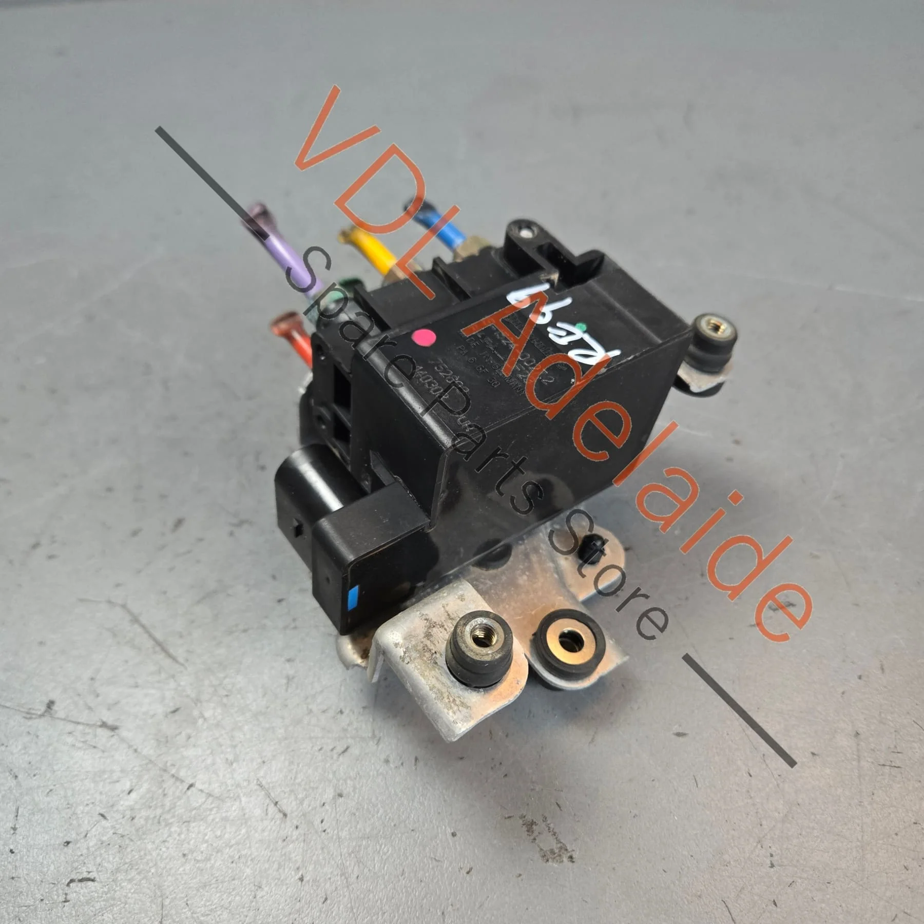 Genuine OEM VW Touareg 7P Air Suspension Valve Block Unit 7P0698014 7P0698014B - Image 2