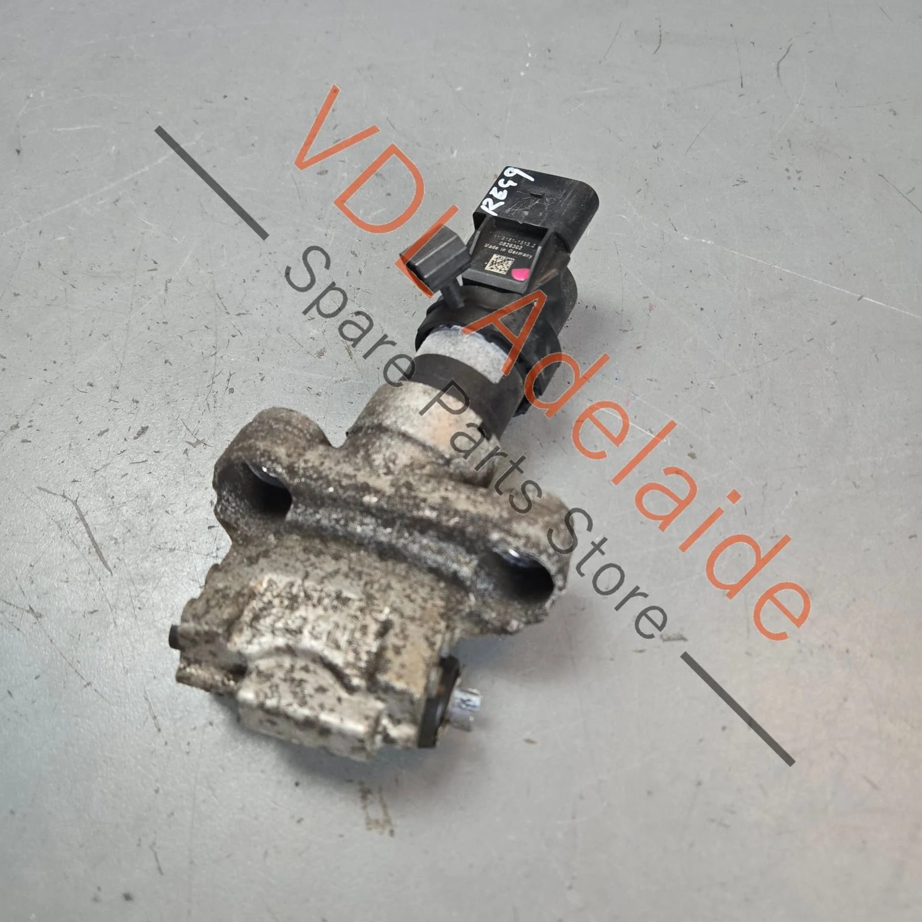 VW Touareg 7P Electric Handbrake Motor Servo Left 7P0609723B - Image 2