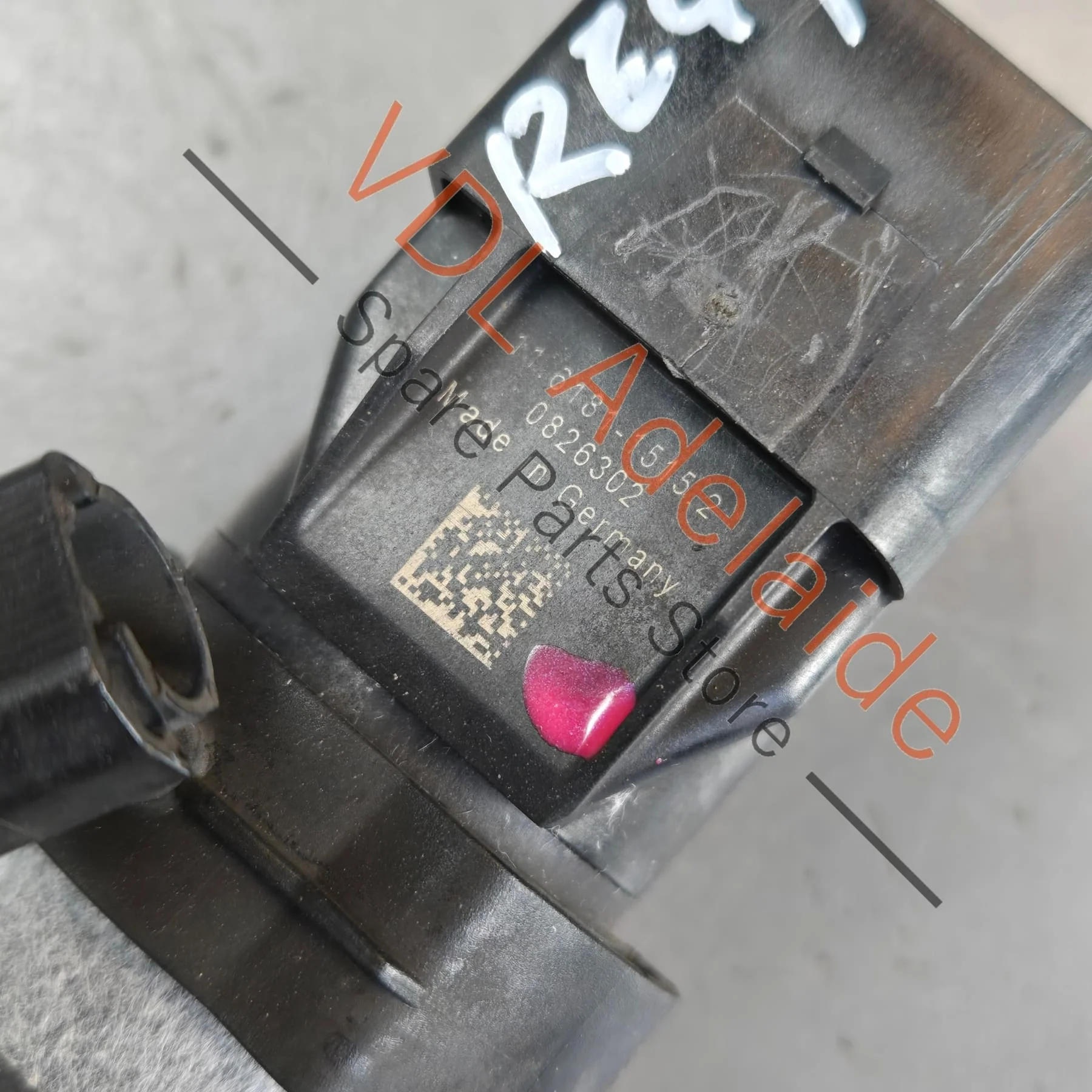 VW Touareg 7P Electric Handbrake Motor Servo Left 7P0609723B - Image 4