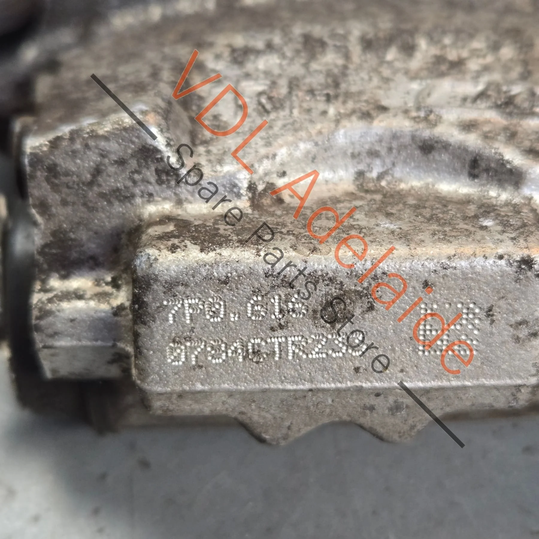 VW Touareg 7P Electric Handbrake Motor Servo Right 7P0609724B - Image 5