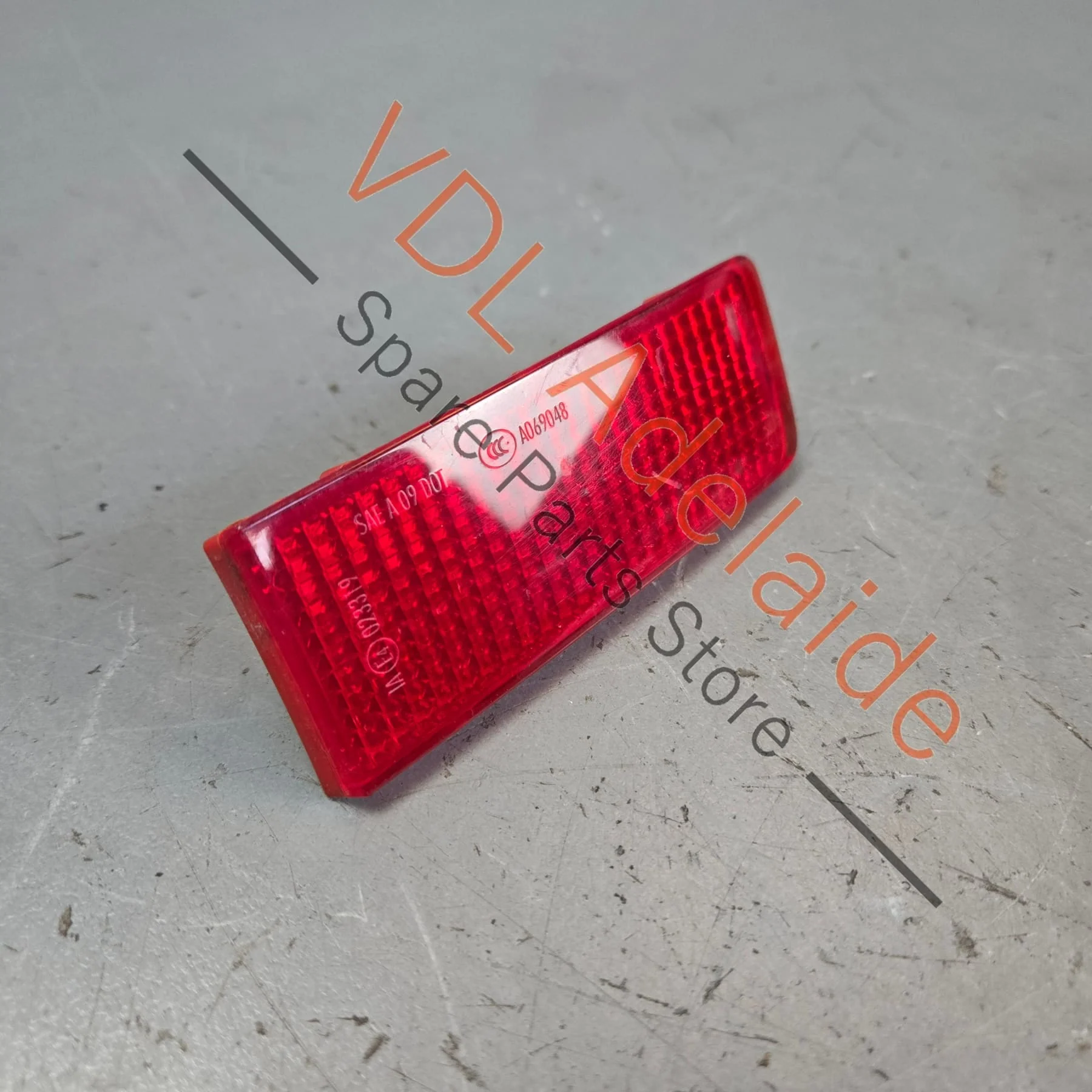 VW Touareg 7P Left Rear Bumper Reflector 7P6945105 - Image 2