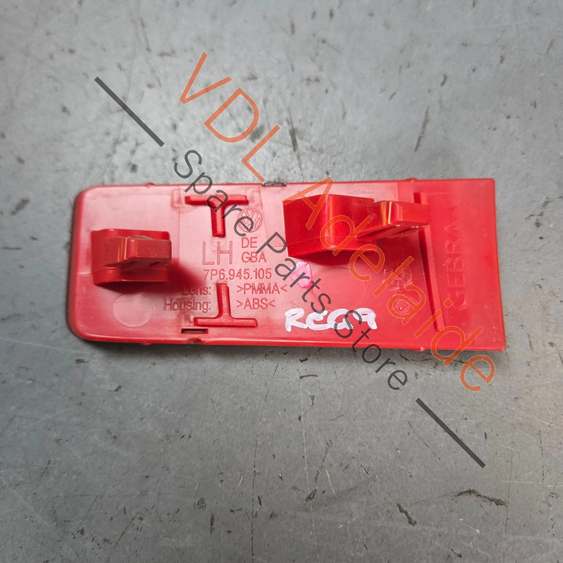 VW Touareg 7P Left Rear Bumper Reflector 7P6945105 - Image 3