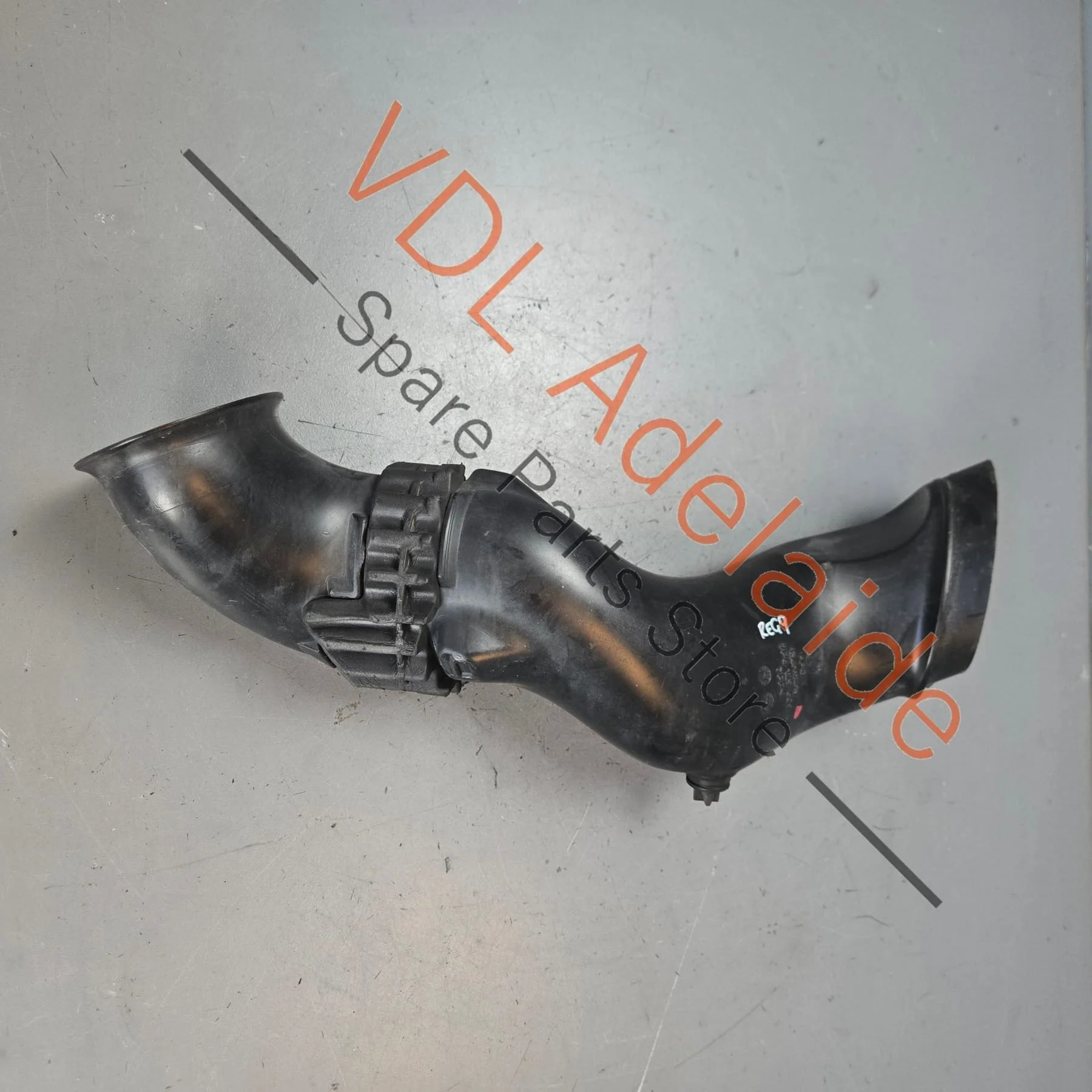 VW Touareg 7P Air Duct Intake Pipe before Air Filter 7P6129609A - Image 3