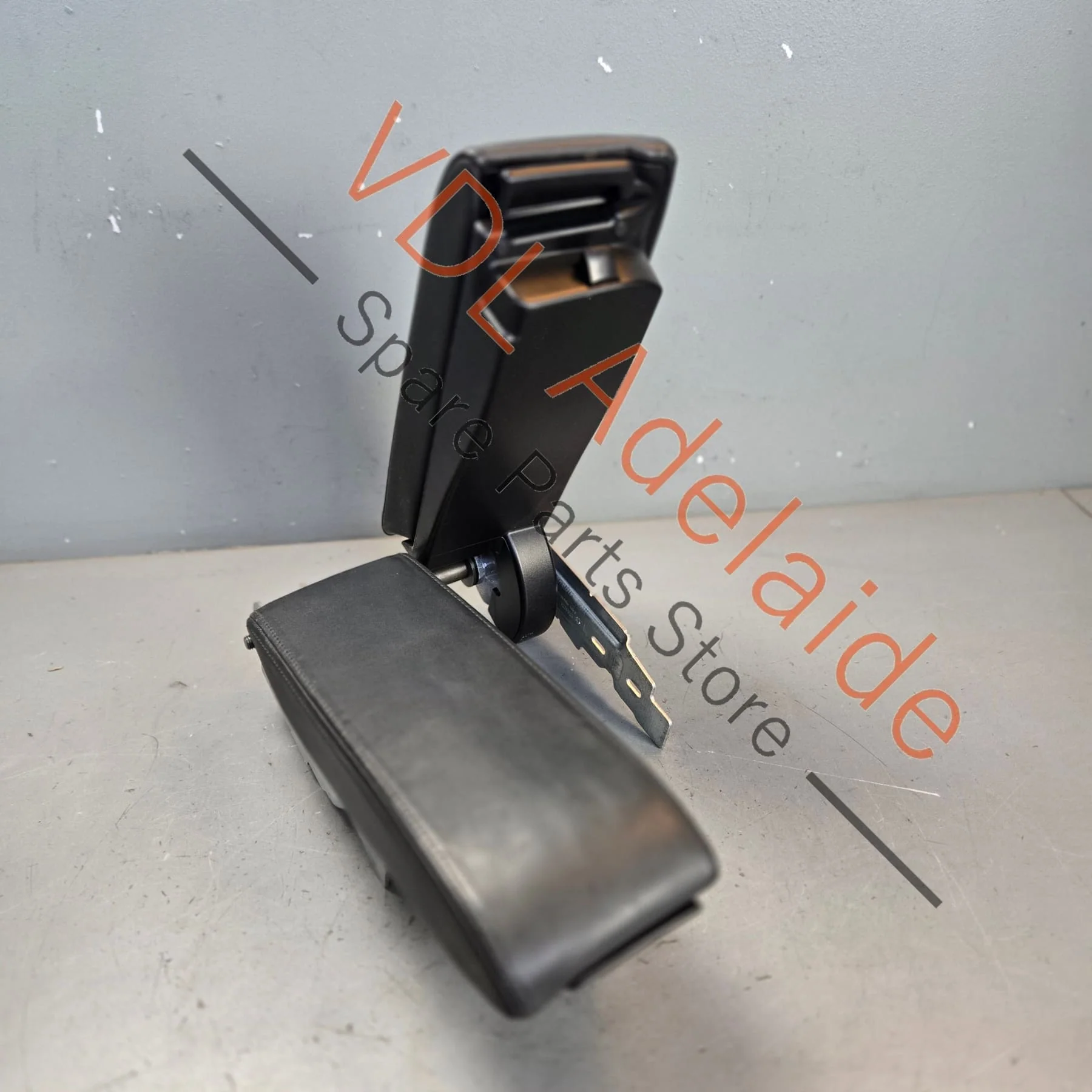 VW Touareg 7P 2-Part Armrest Arm Rest Black 7P6864207B - Image 4