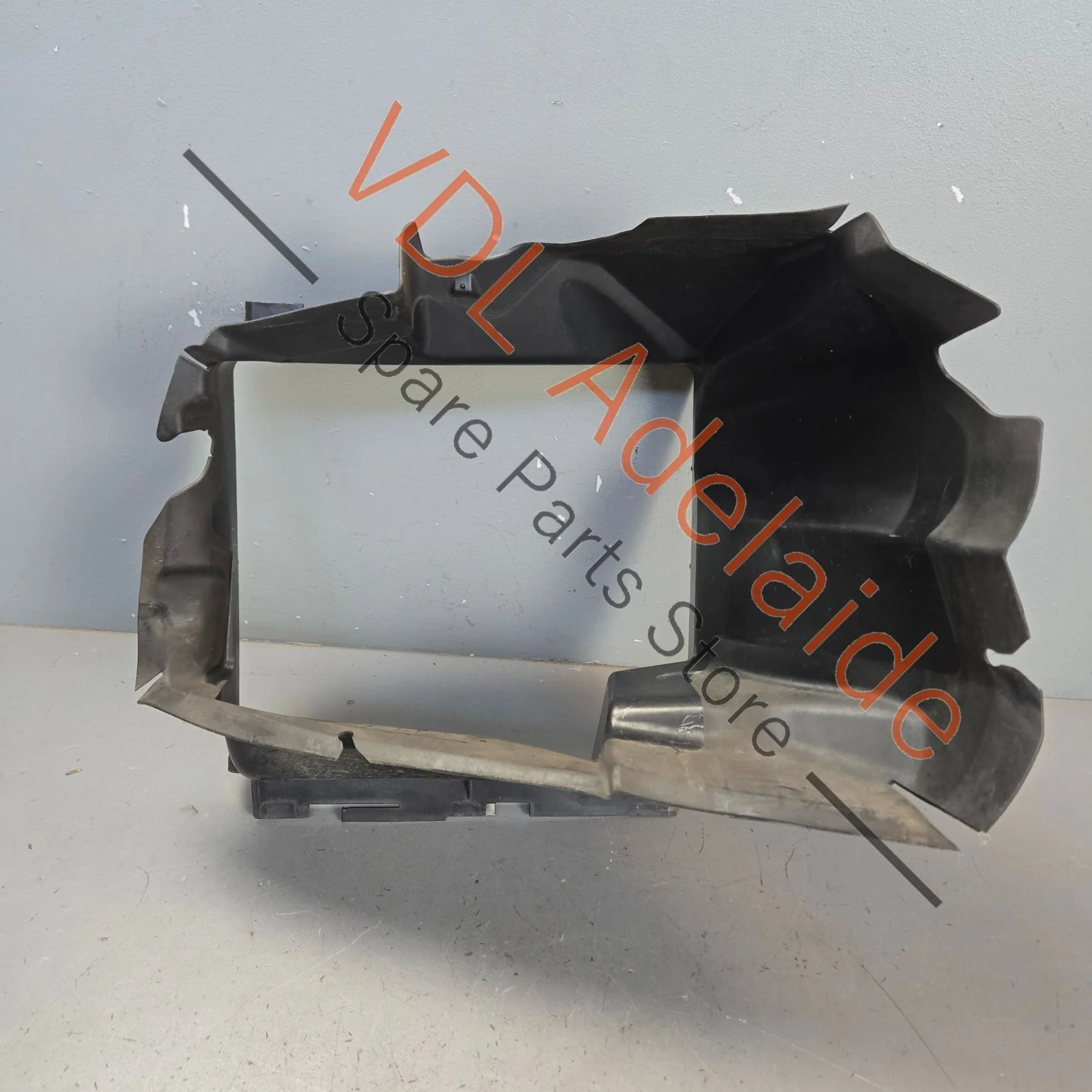 VW Touareg 7P Air Guide for Charge Air Cooler Right 7P6117336 - Image 2