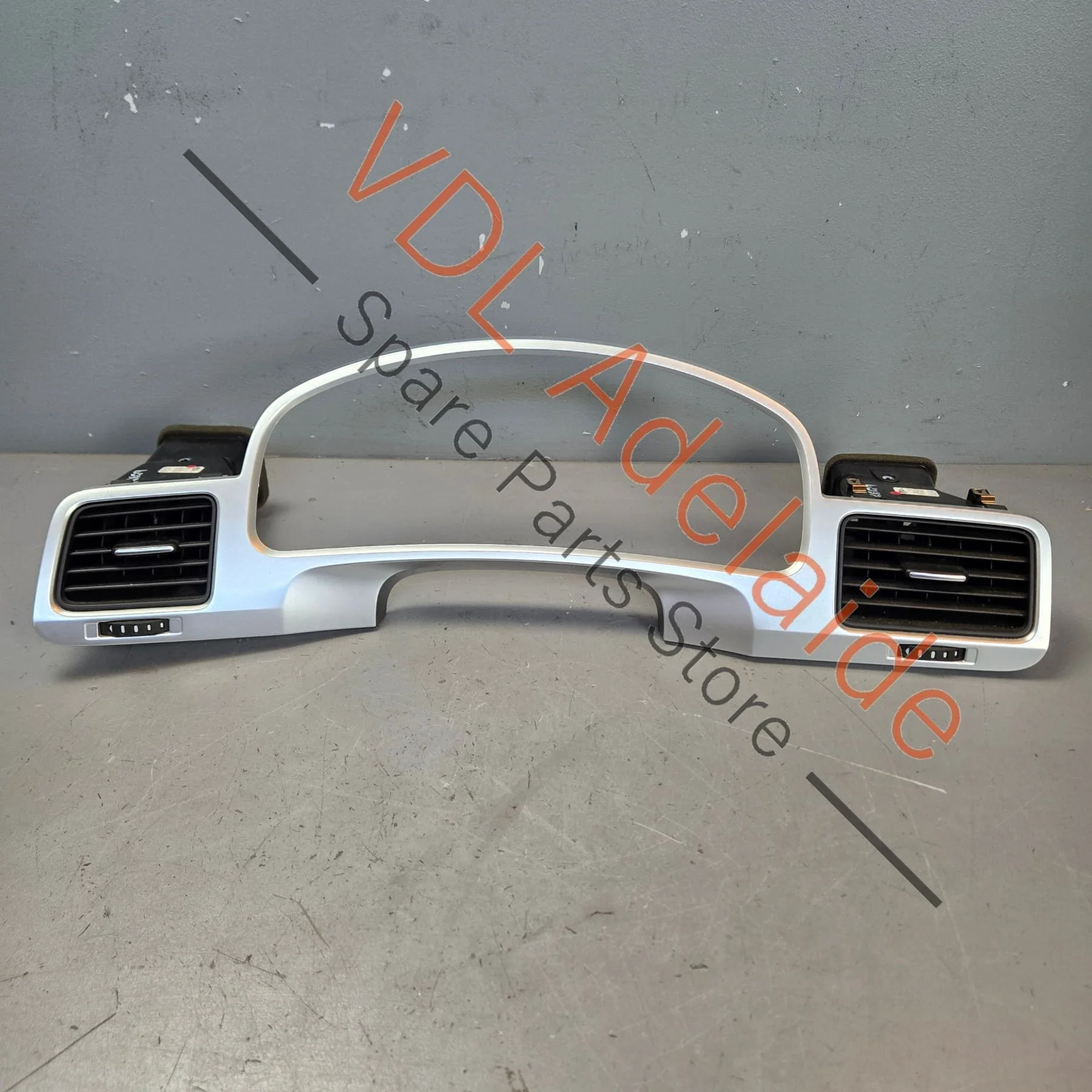 VW Touareg 7P Trim Surround for Dash Cluster RHD 7P2857109B 7P2857226B Aluminium Matt