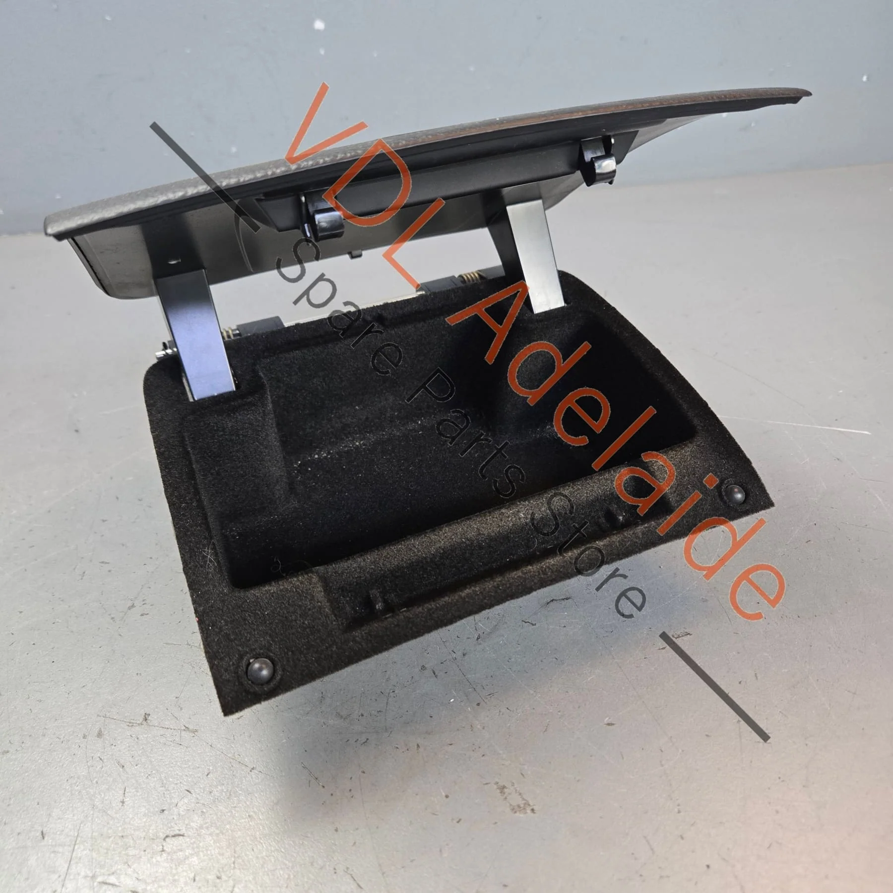 VW Touareg 7P Dash Top Centre Stowage Storage Compartment 7P6857922G - Image 2