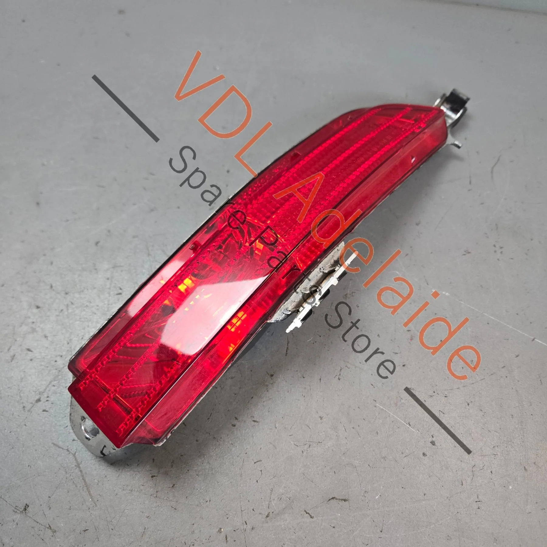 VW Touareg 7P Rear Left Reflector Trim 7P6945701C - Image 3