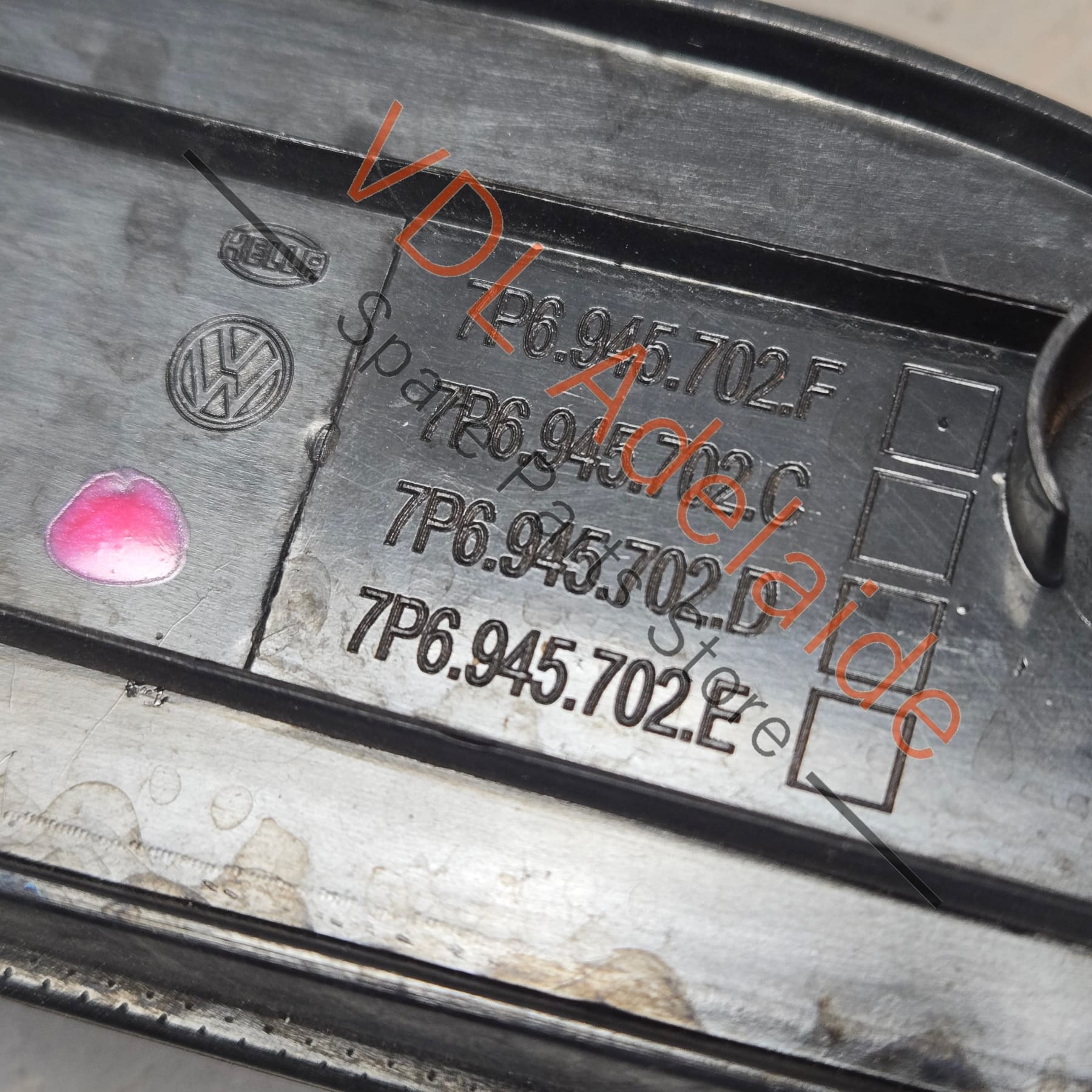 VW Touareg 7P Rear Right Reflector Trim RHD 7P6945702F - Image 5