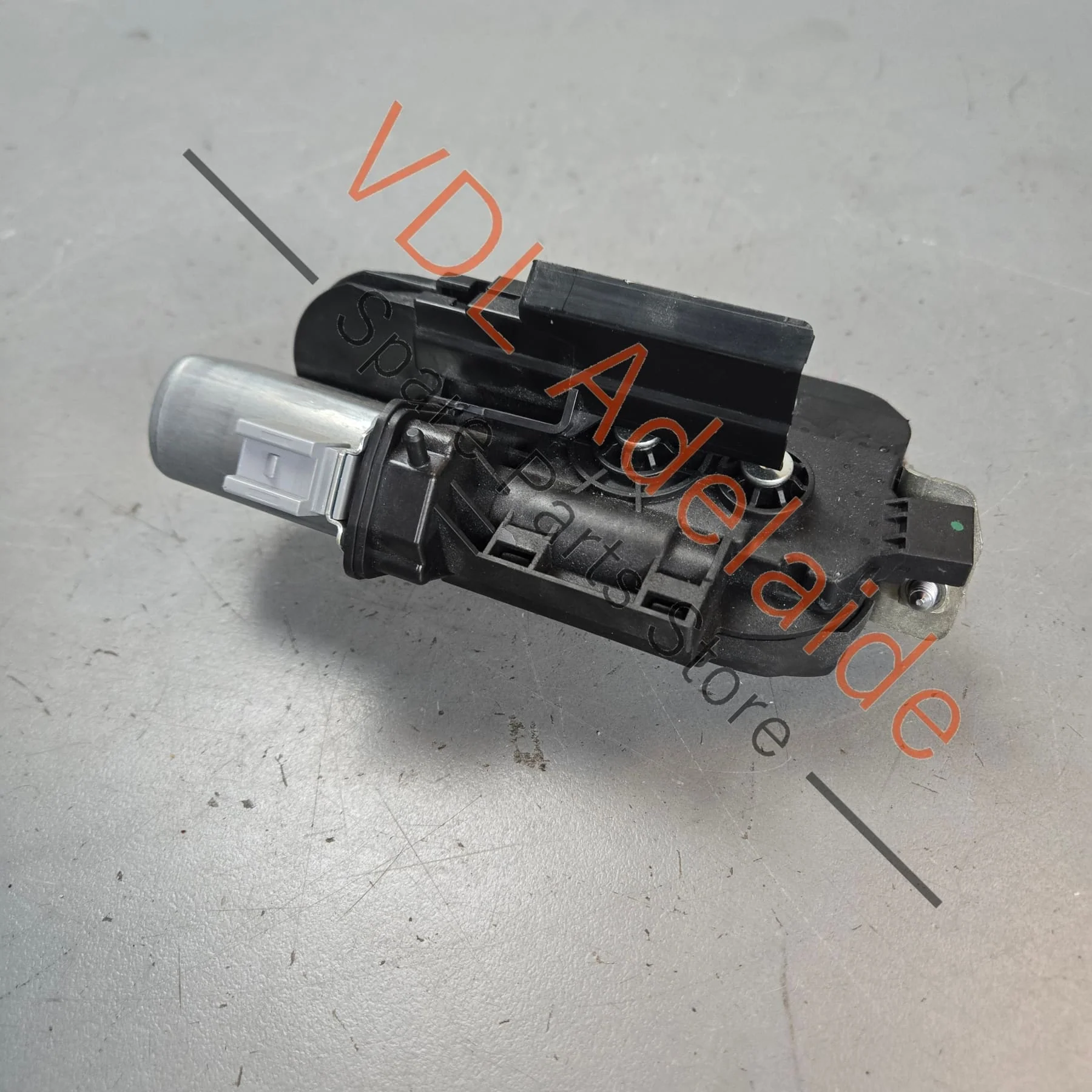 VW Touareg 7P Boot Tailgate Lid Lock 7P0827505K - Image 2