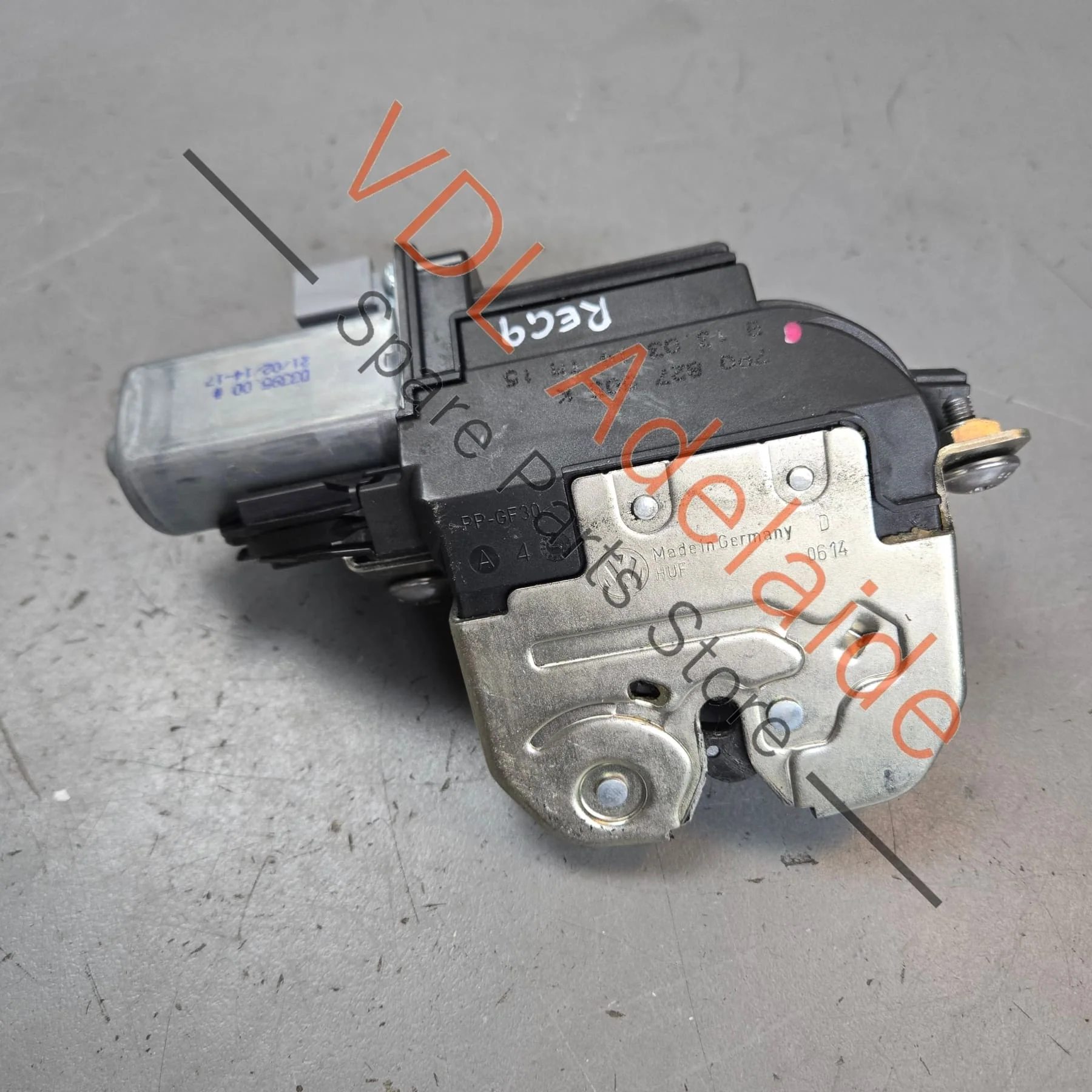 VW Touareg 7P Boot Tailgate Lid Lock 7P0827505K - Image 3