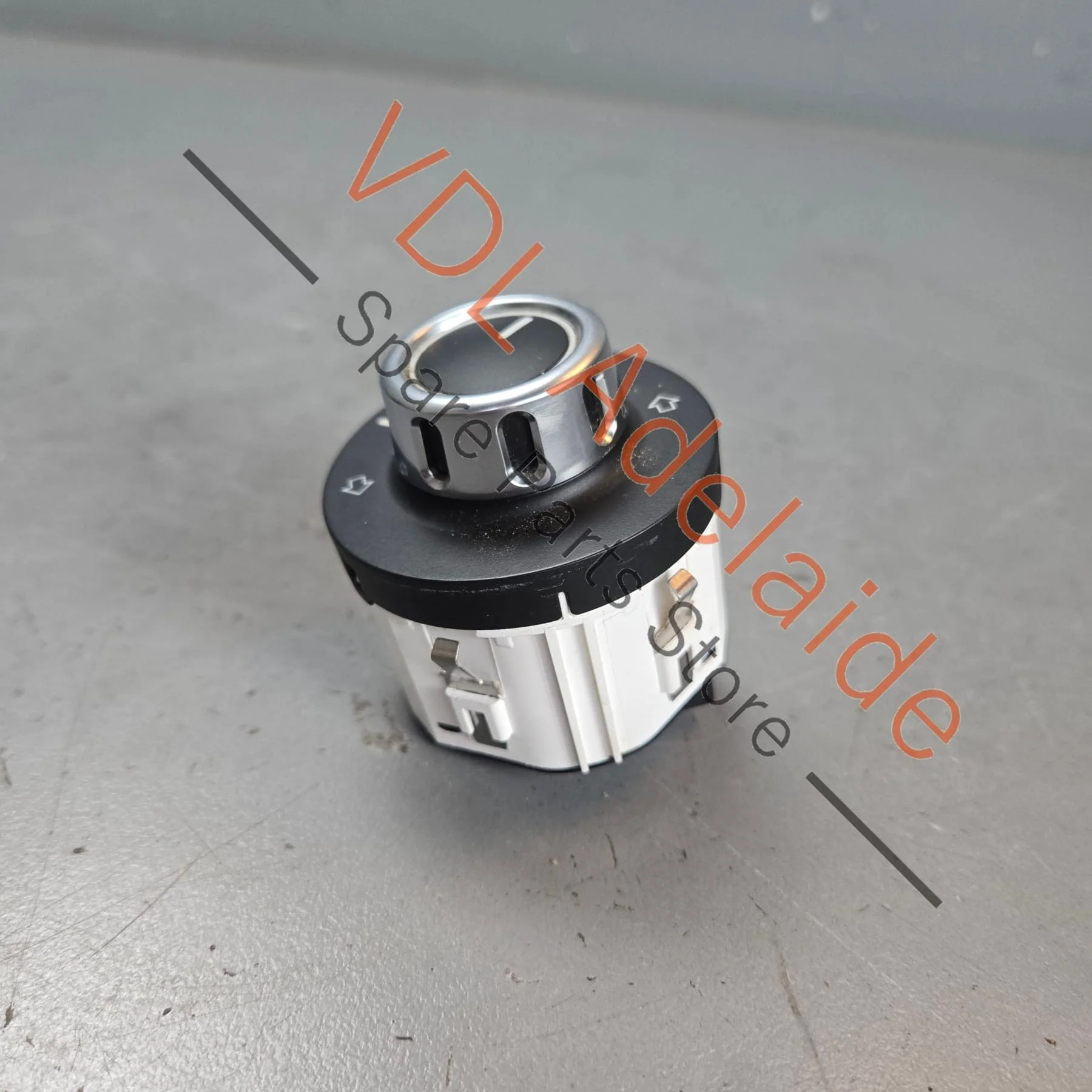 VW Touareg 7P Switch for Level Control System 7P6927135A - Image 2