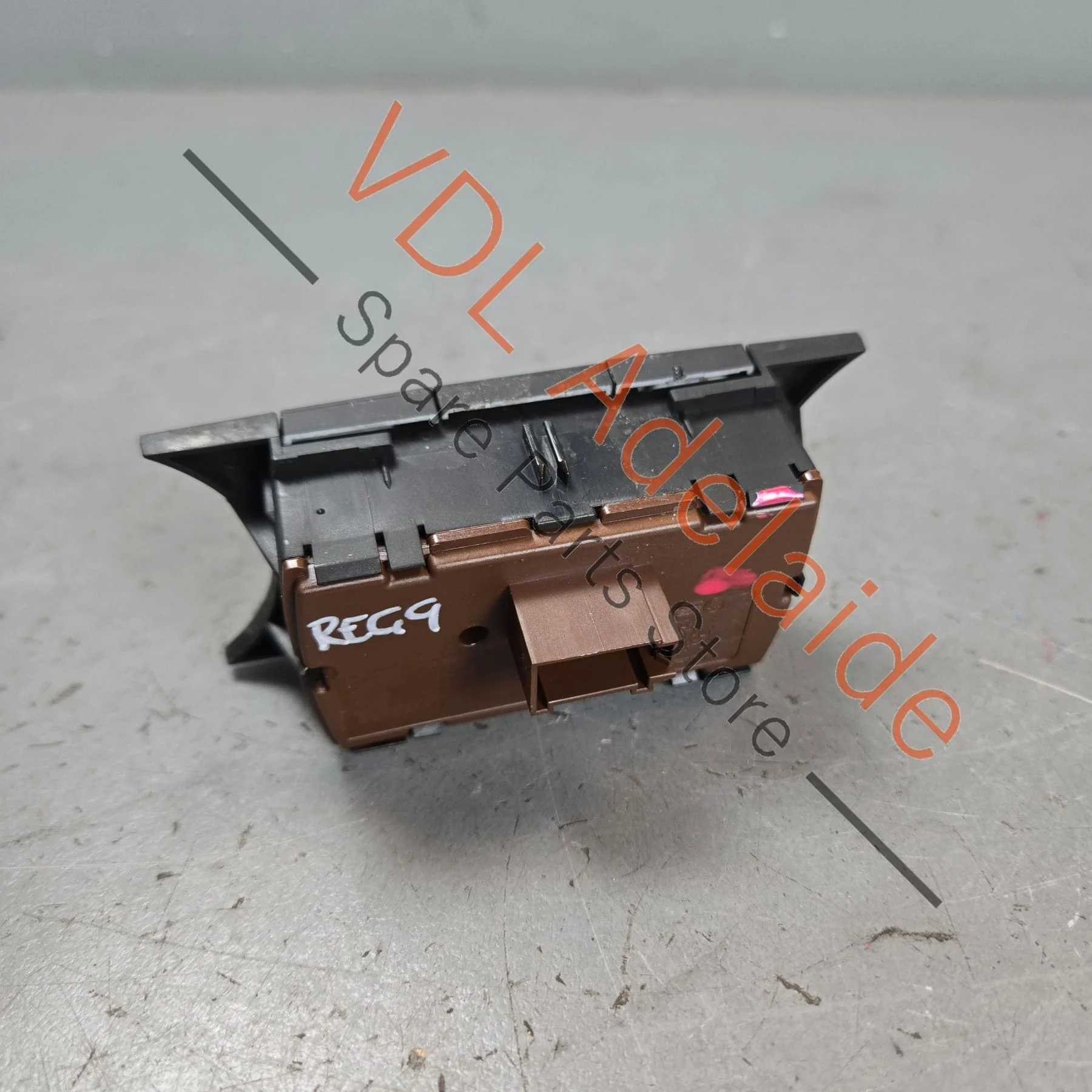 VW Touareg 7P Switch, ESP, Eco Start-Stop, CDC, Lock 7P6927127G - Image 2