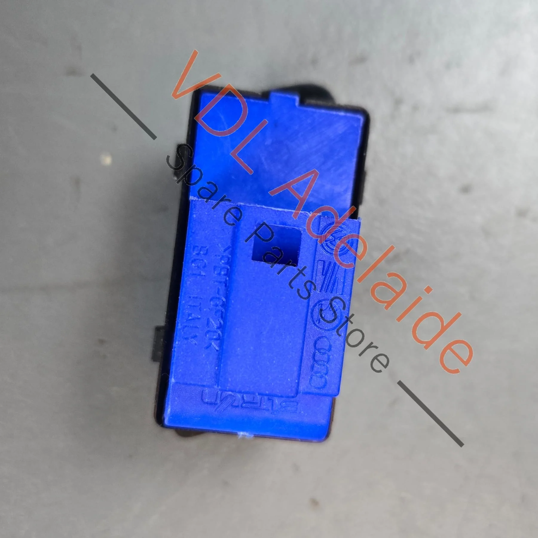 VW Touareg 7P Safety Switch for Central Locking Right 7P6962126A - Image 3