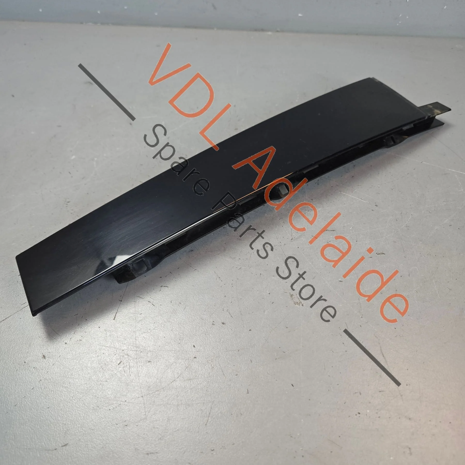 VW Touareg 7P Rear Right B-Pillar Exterior Trim 7P6839902C - Image 5