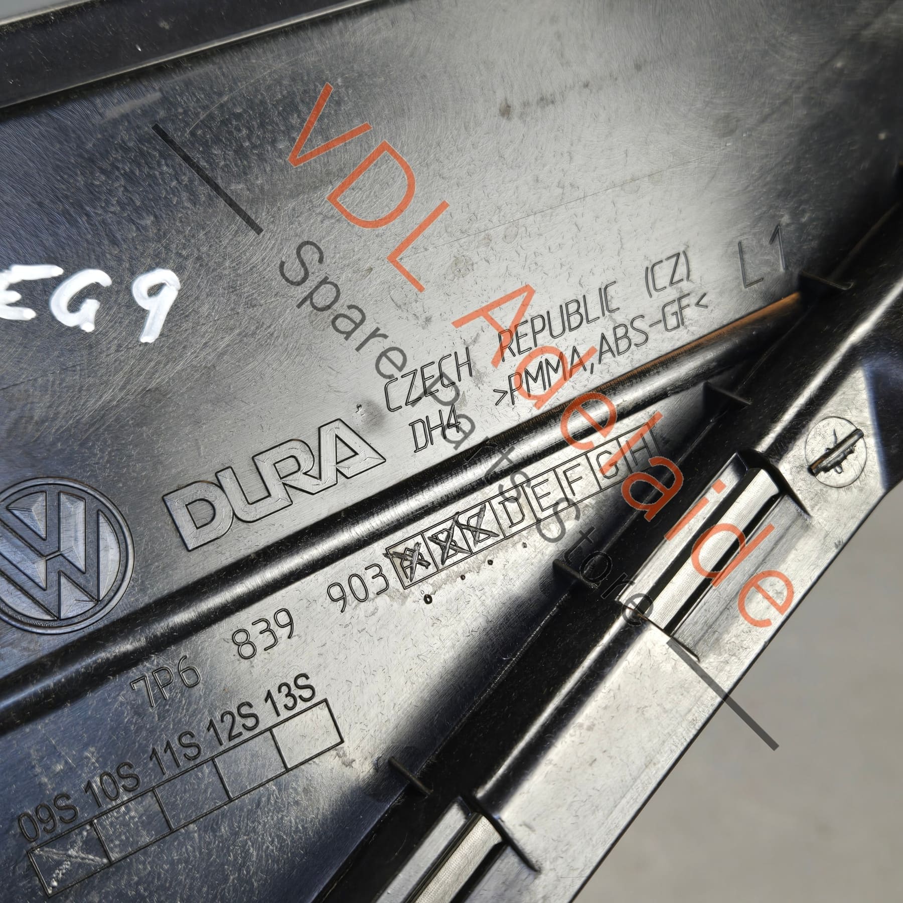 VW Touareg 7P Rear Left Door Exterior Trim 7P6839903C - Image 3