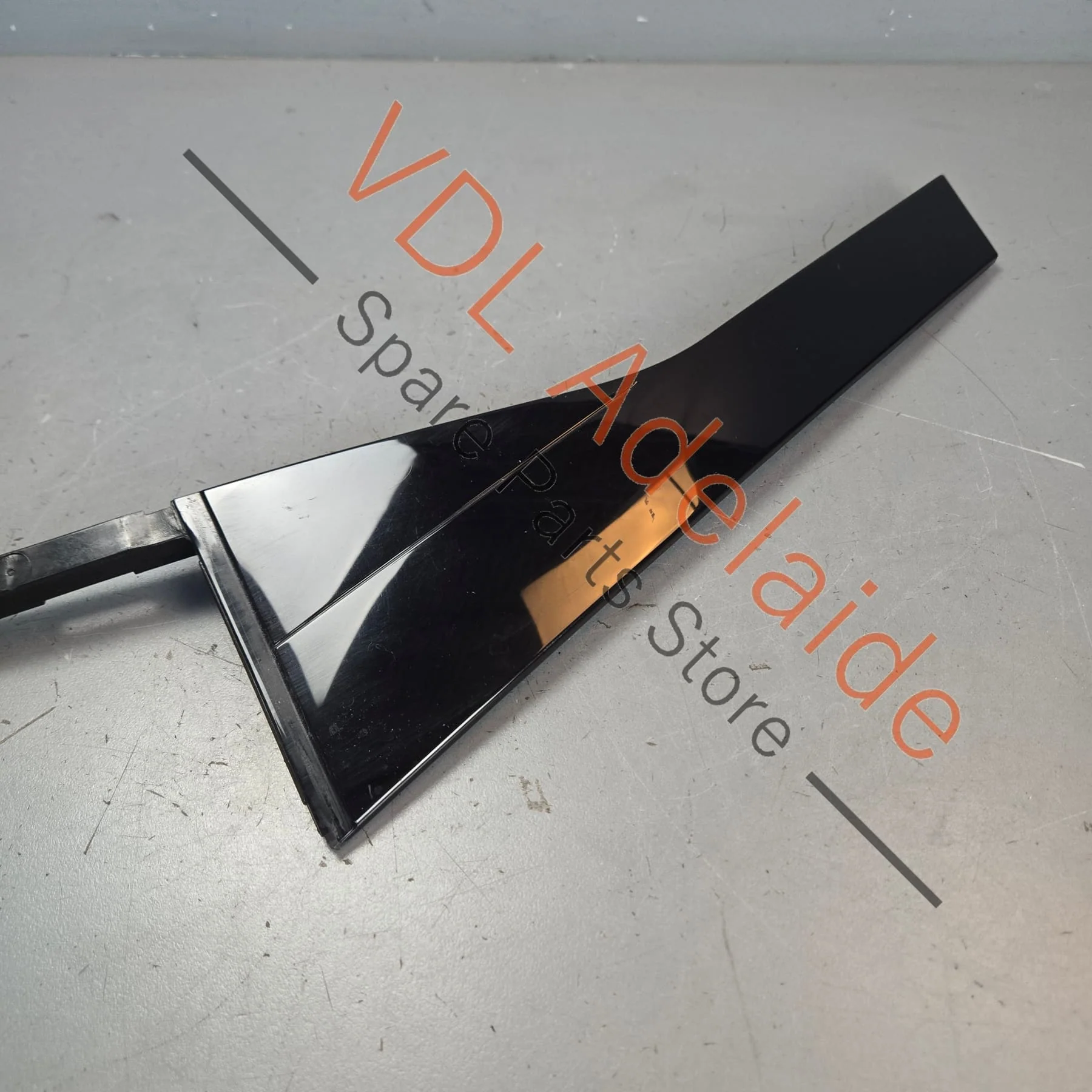 VW Touareg 7P Rear Left Door Exterior Trim 7P6839903C - Image 4