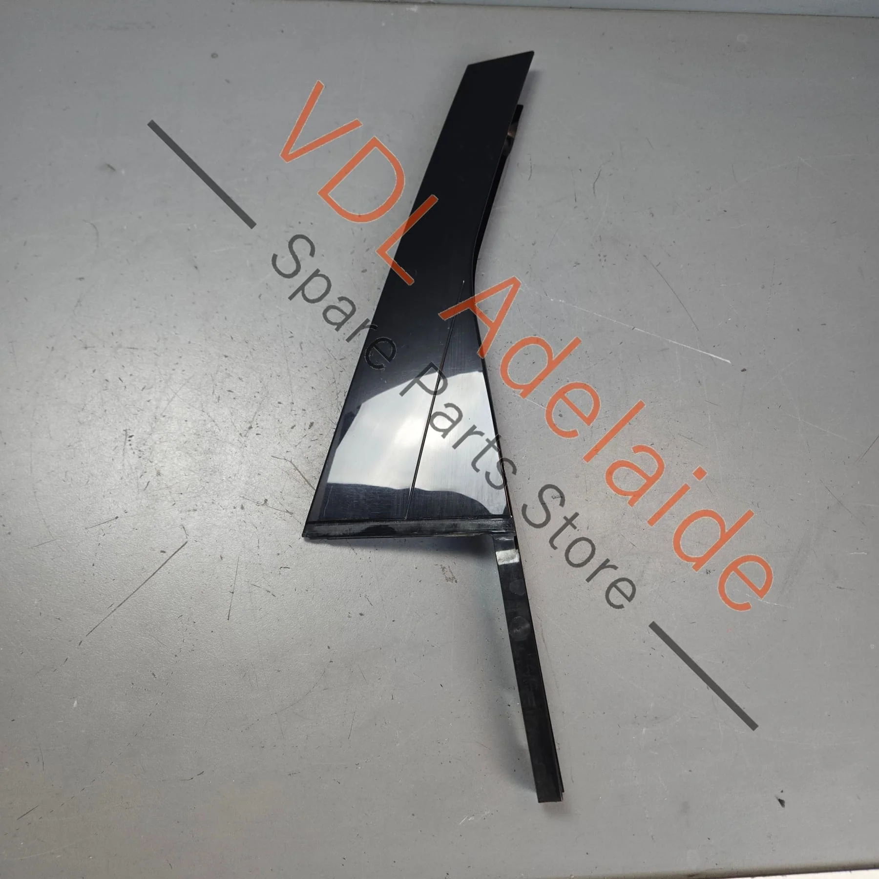 VW Touareg 7P Rear Right Door Exterior Trim 7P6839904C