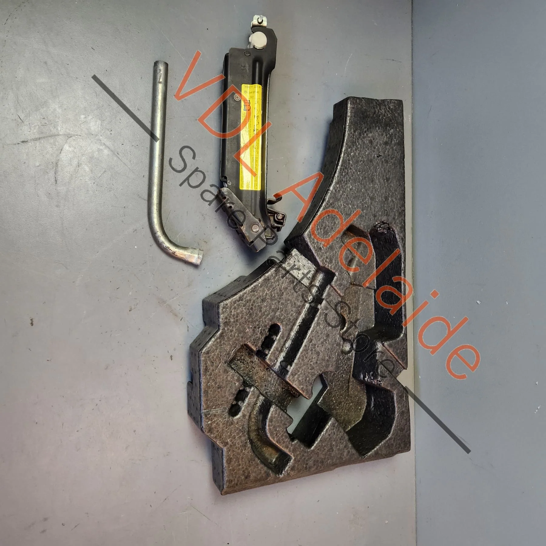 VW Golf MK5 R32 / GTi Tool Storage Kit w Jack & Spanner 1K0011031H 1K6858858D - Image 2