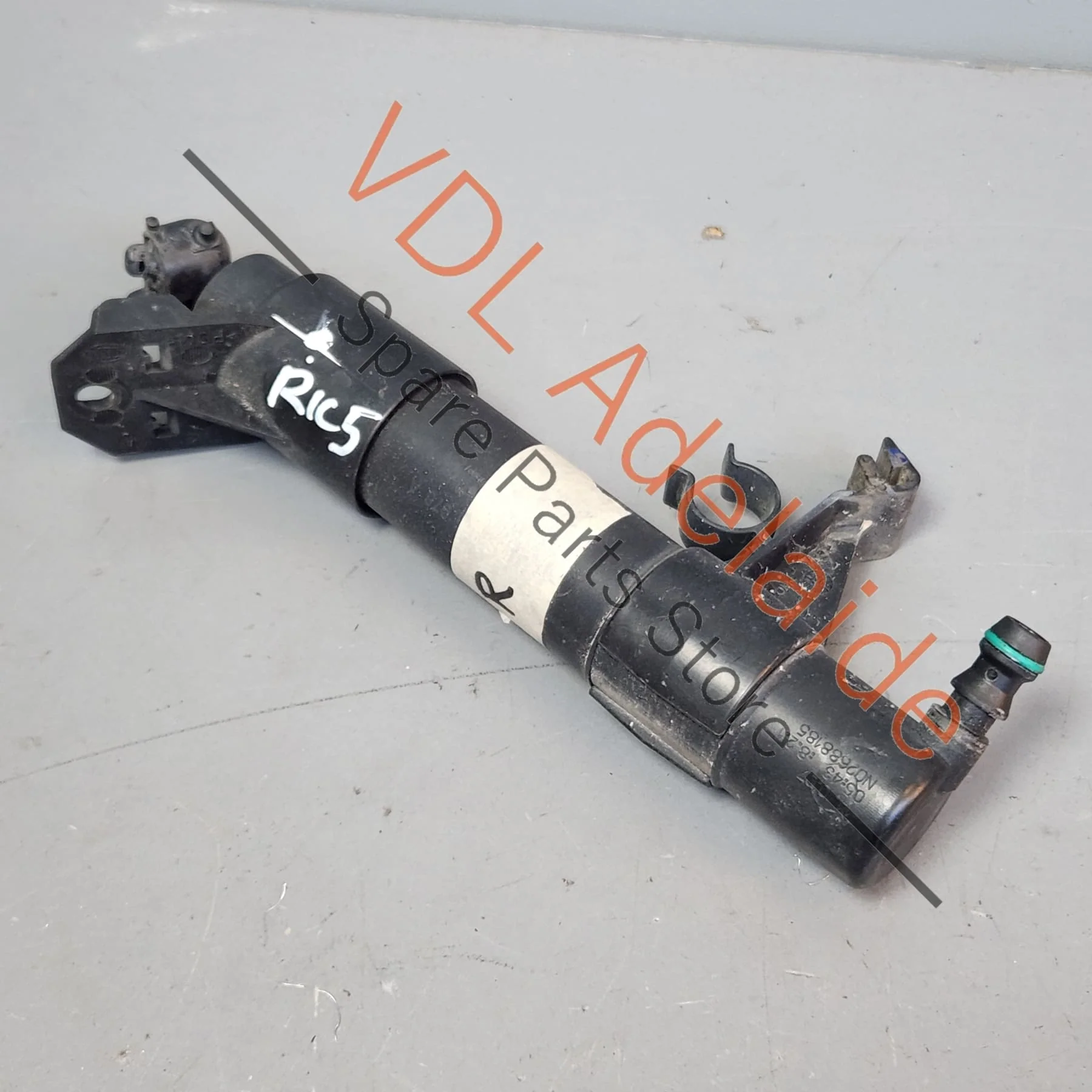 VW Golf R32 MK5 Headlight Washer Nozzle Jet Left or Right Side