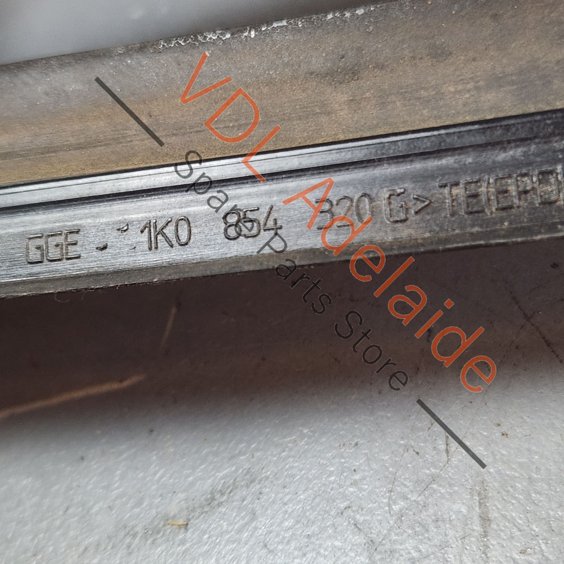 VW Golf MK5 Pair of Windscreen Edge Water Deflector Strip Trim Exterior Molding 1K0854319G 1K0854320G - Image 6