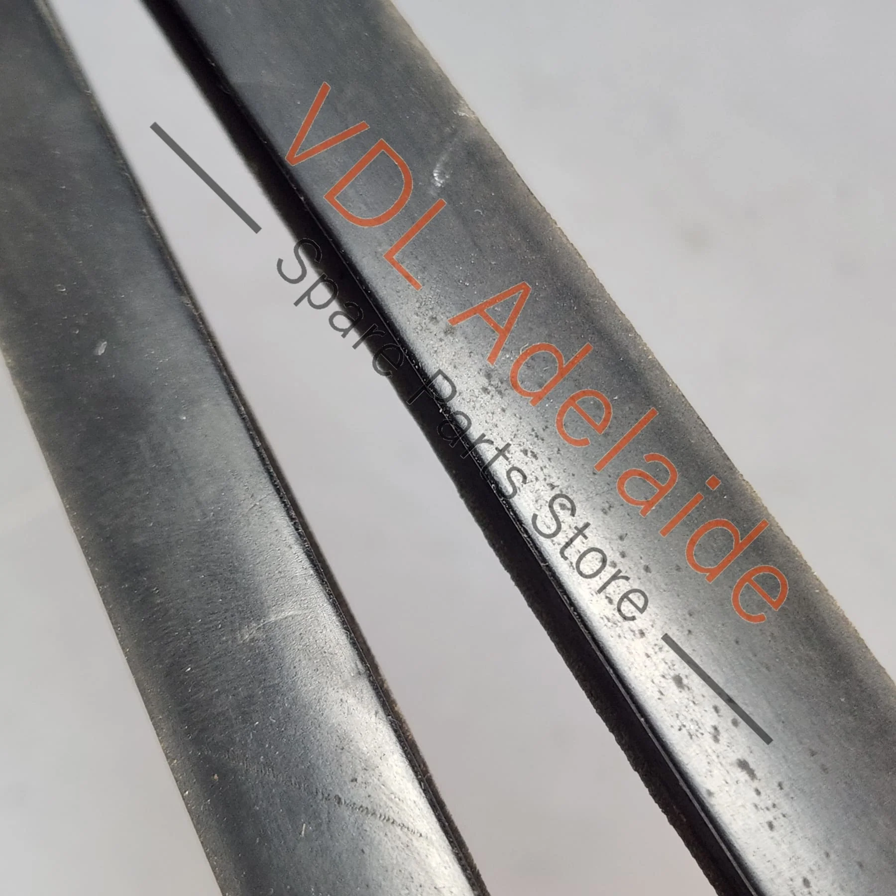 VW Golf MK5 Pair of Windscreen Edge Water Deflector Strip Trim Exterior Molding 1K0854319G 1K0854320G - Image 8