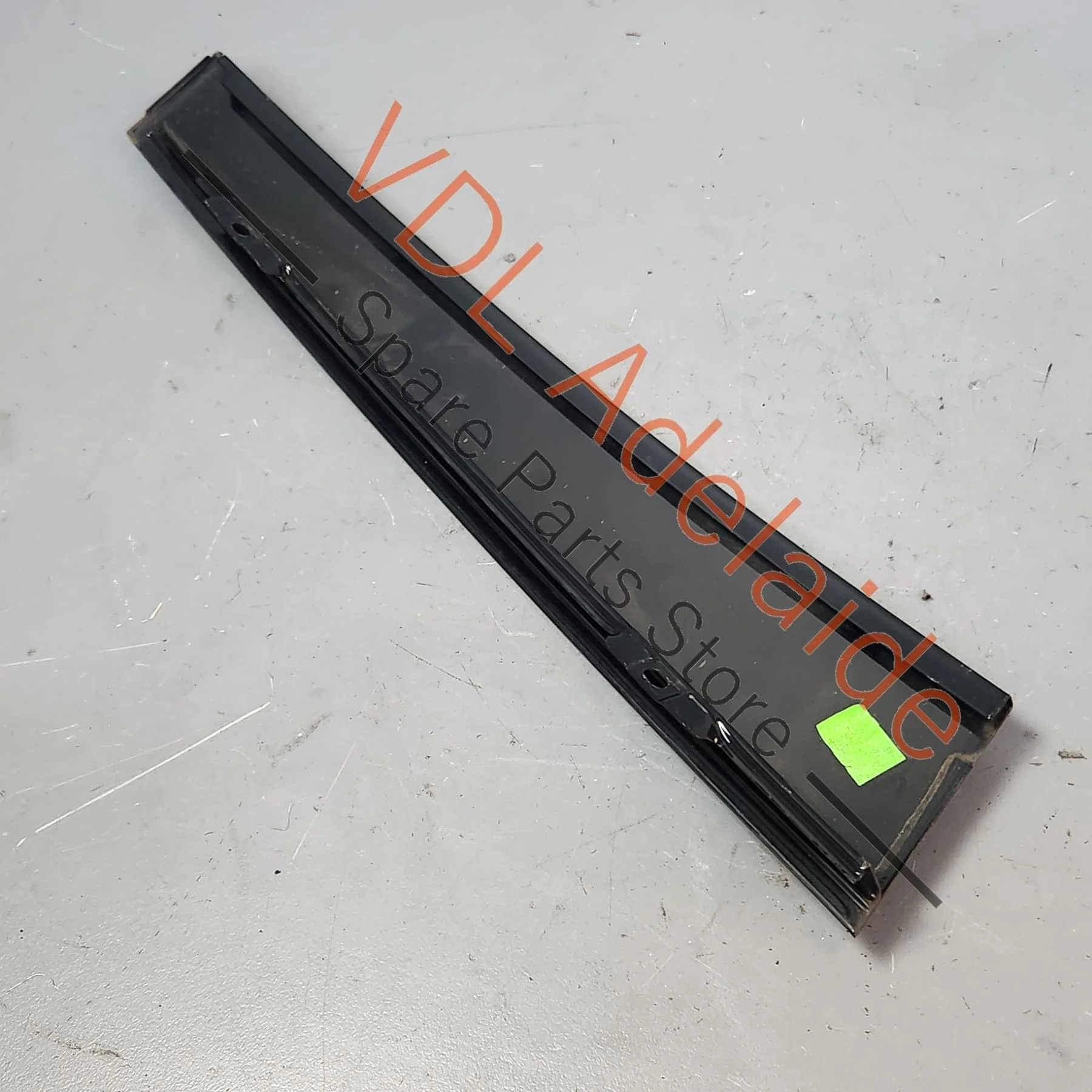 VW Golf MK5 Front Right B Pillar Exterior Door Window Trim Molding Gloss Black 1K4837902B 041 - Image 7
