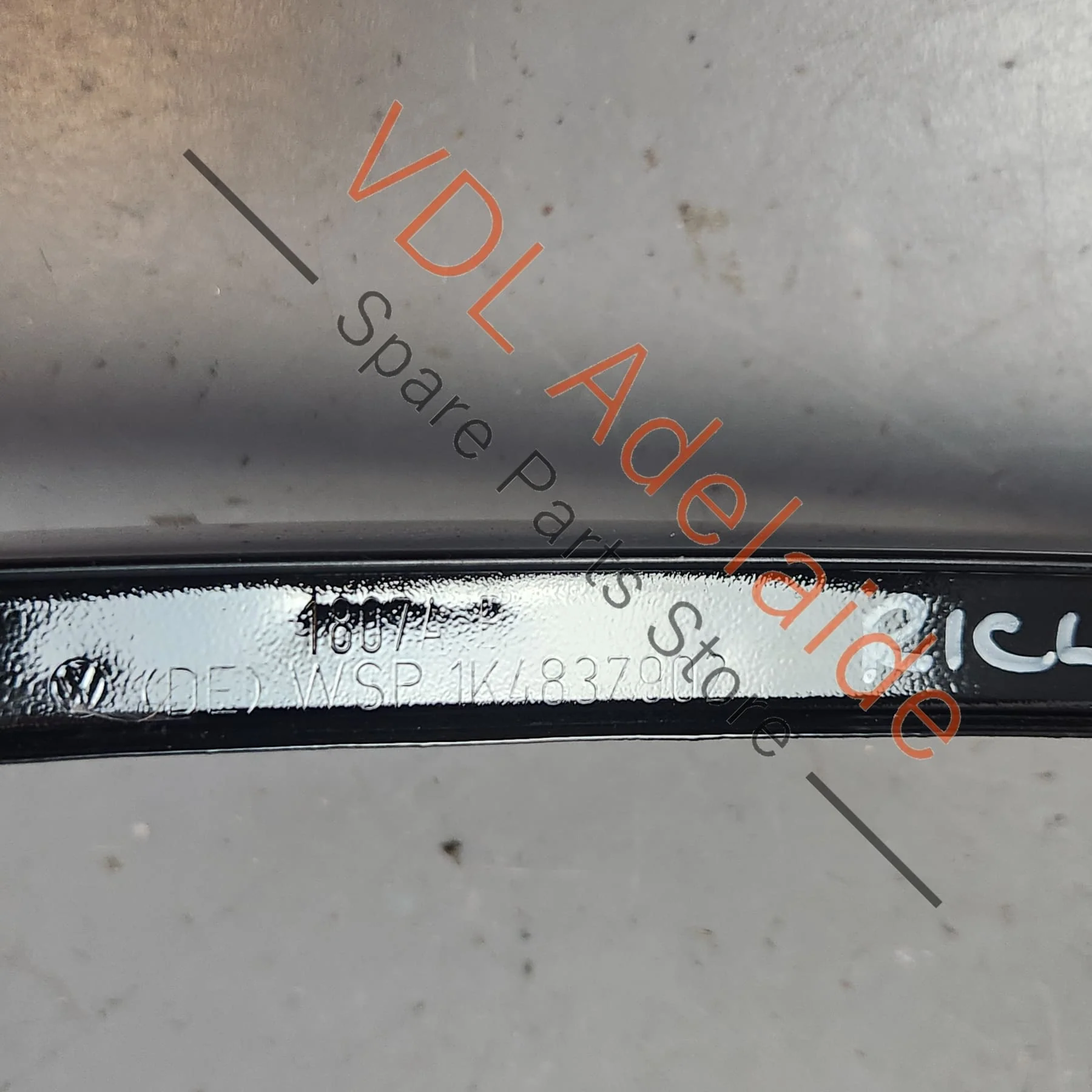 VW Golf MK5 Front Right B Pillar Exterior Door Window Trim Molding Gloss Black 1K4837902B 041 - Image 8