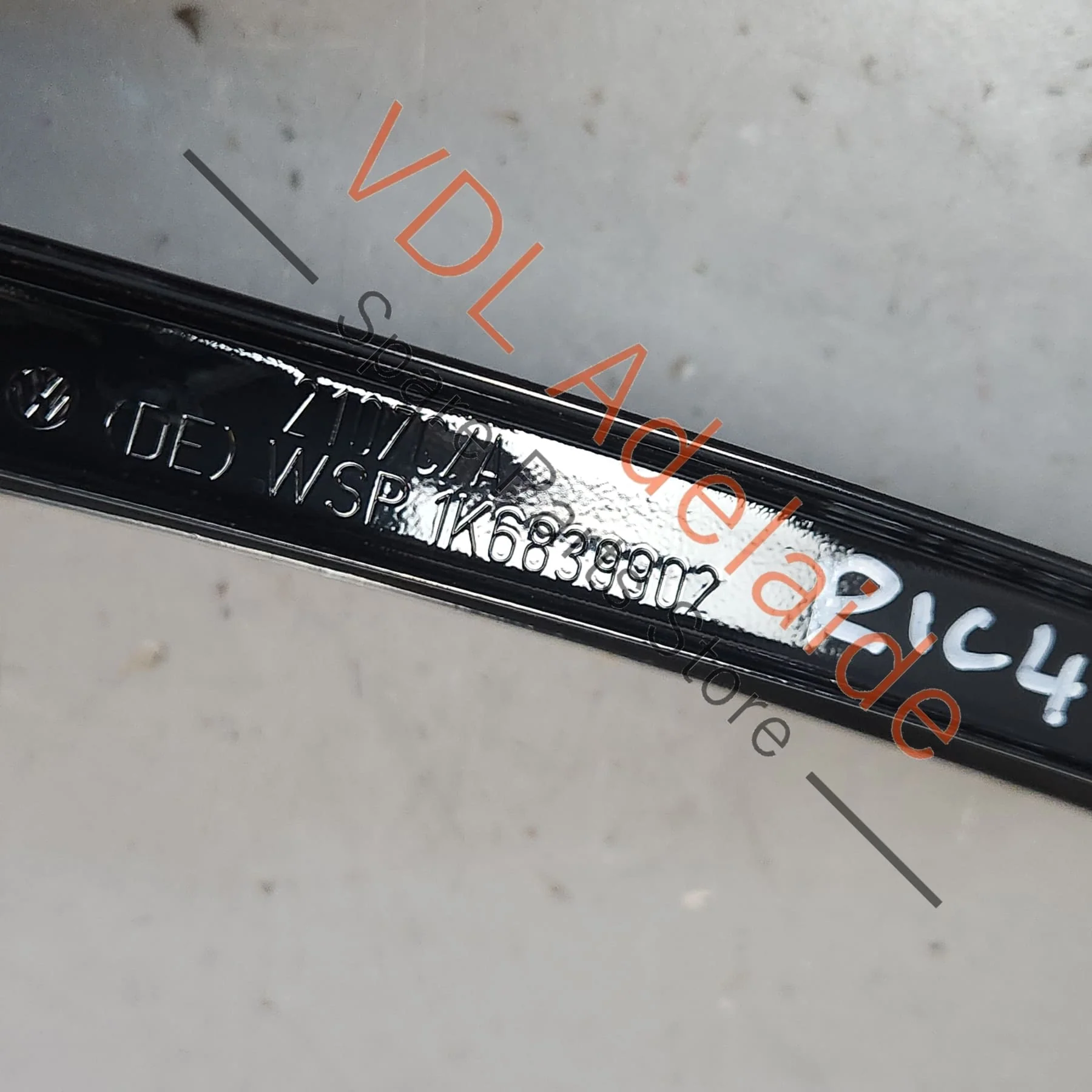 Volkswagen VW Golf Mk5 R32 Right Rear Door B Exterior Pillar Trim Gloss Black 1K6839902 - Image 4