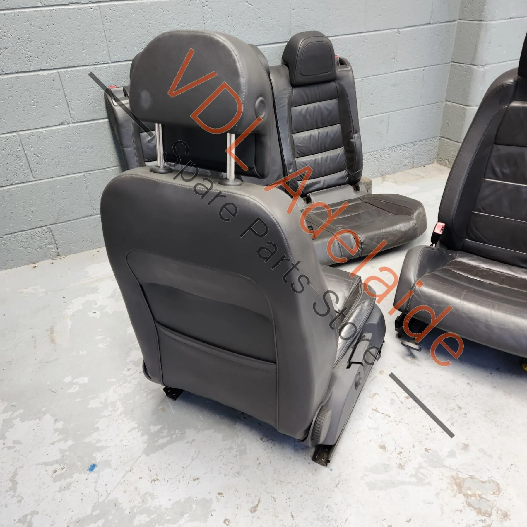 VW Golf R32 MK5 FRONT PAIR of Leather Sport Seats Interior Trim w/Heaters - Image 10