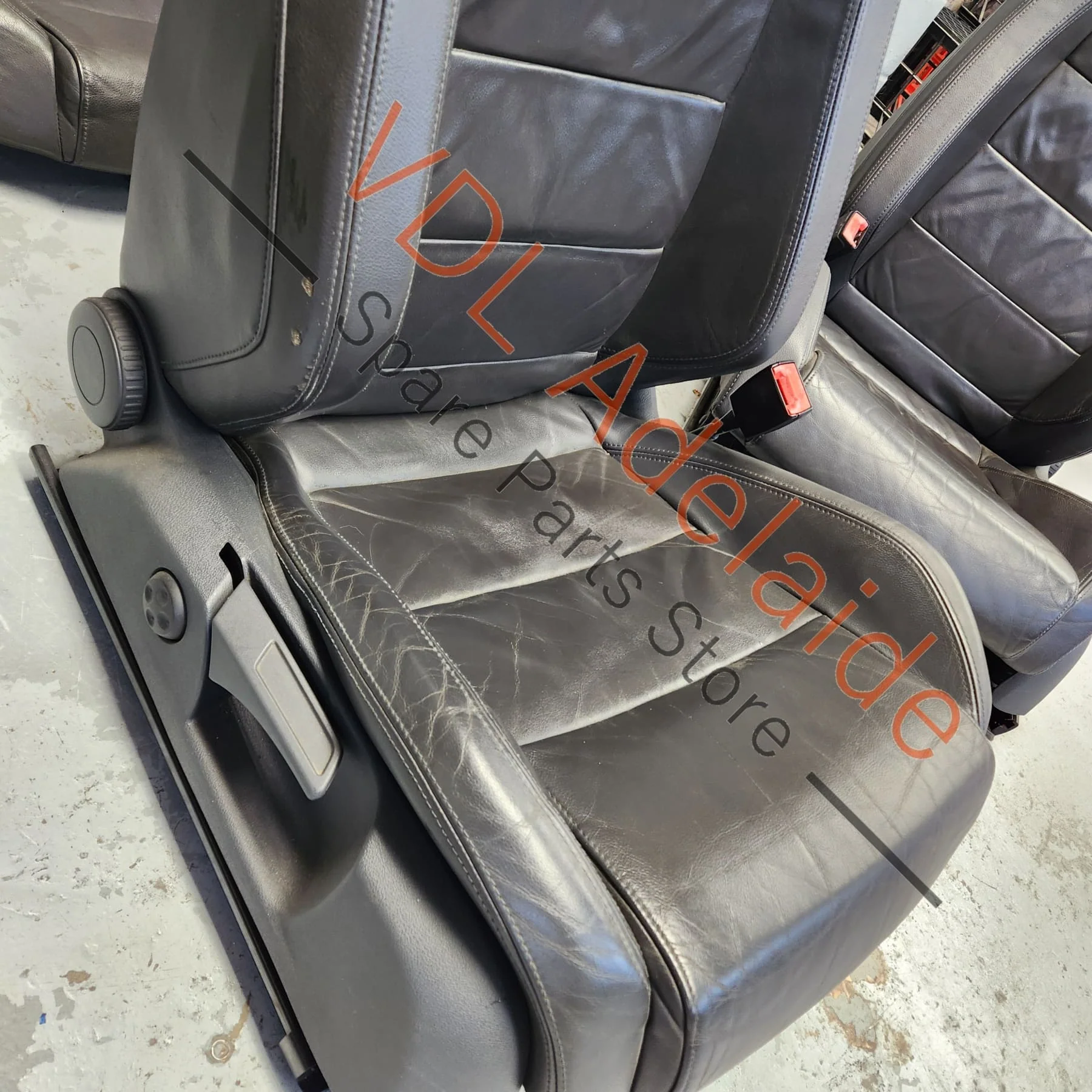 VW Golf R32 MK5 FRONT PAIR of Leather Sport Seats Interior Trim w/Heaters - Image 7