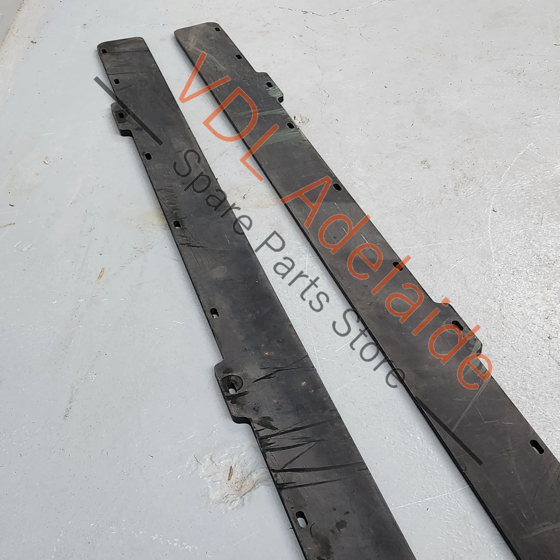 VW Golf MK5 R32 / Gti Flow Designs Side Splitter Skirt Set