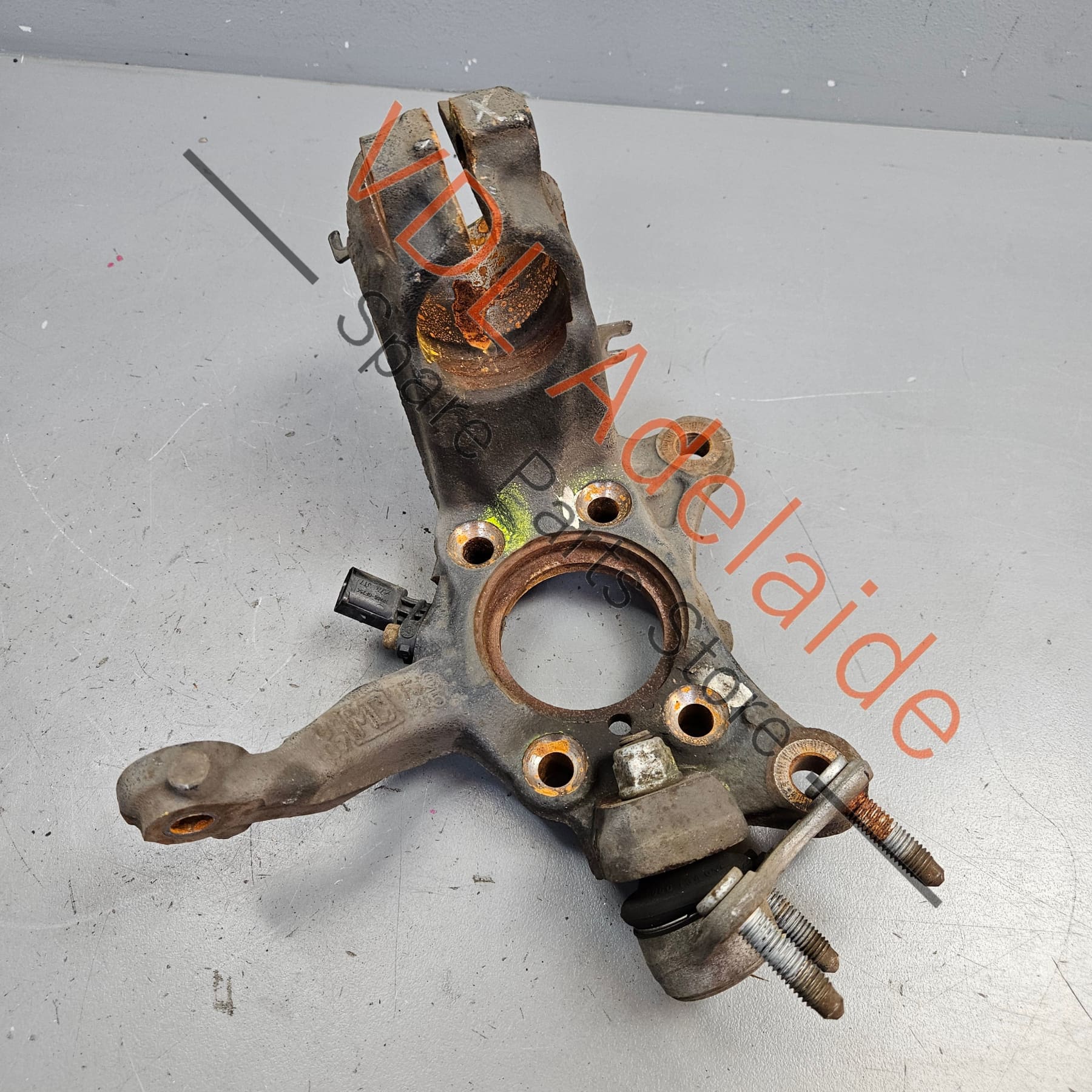 VW Golf Mk5 Left Front Wheel Bearing Housing Hub Knuckle Suspension 1K0407255AA