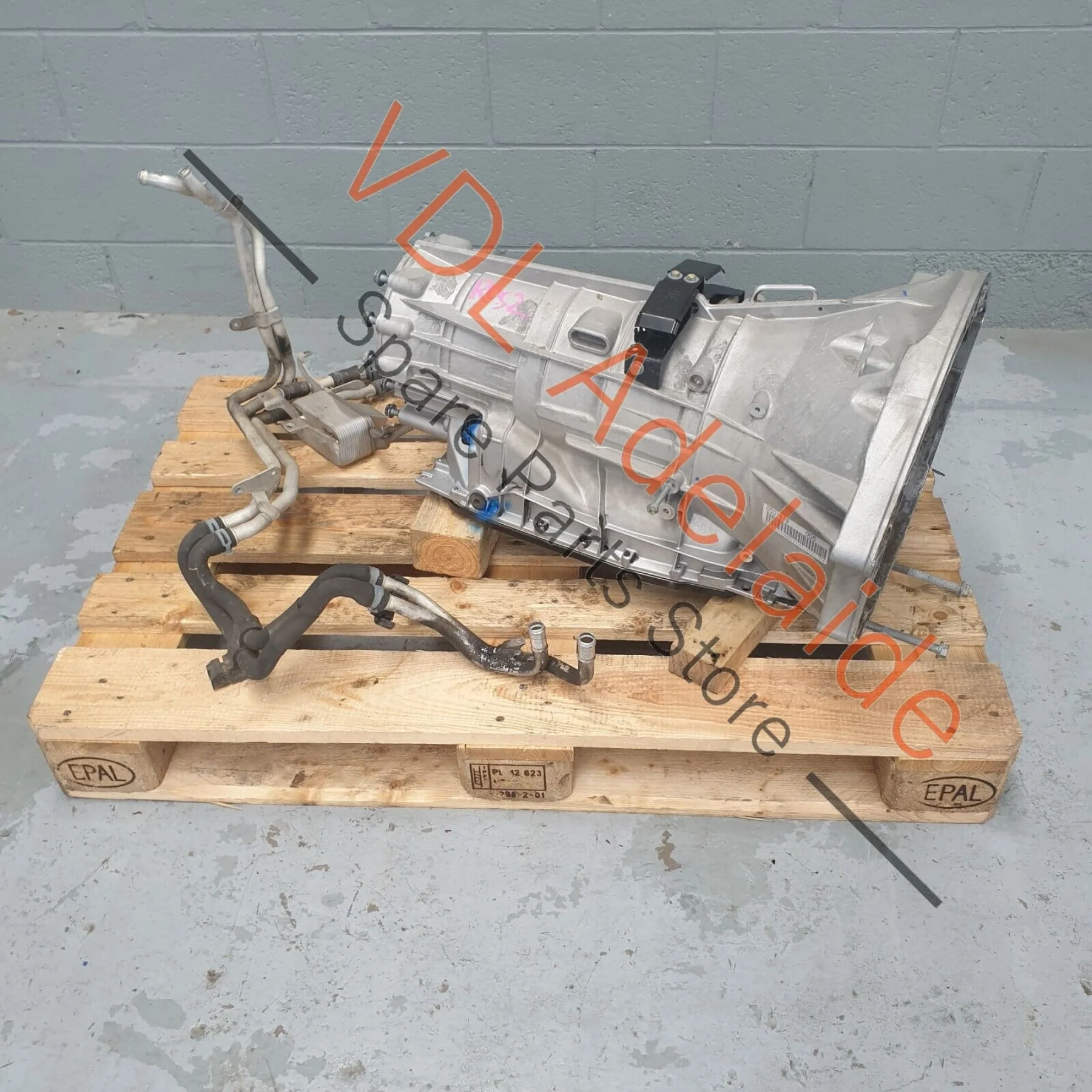 Audi Q7 6.0 V12 6 Speed Auto Automatic Transmission Gearbox GETRIEBE KMT - Image 4