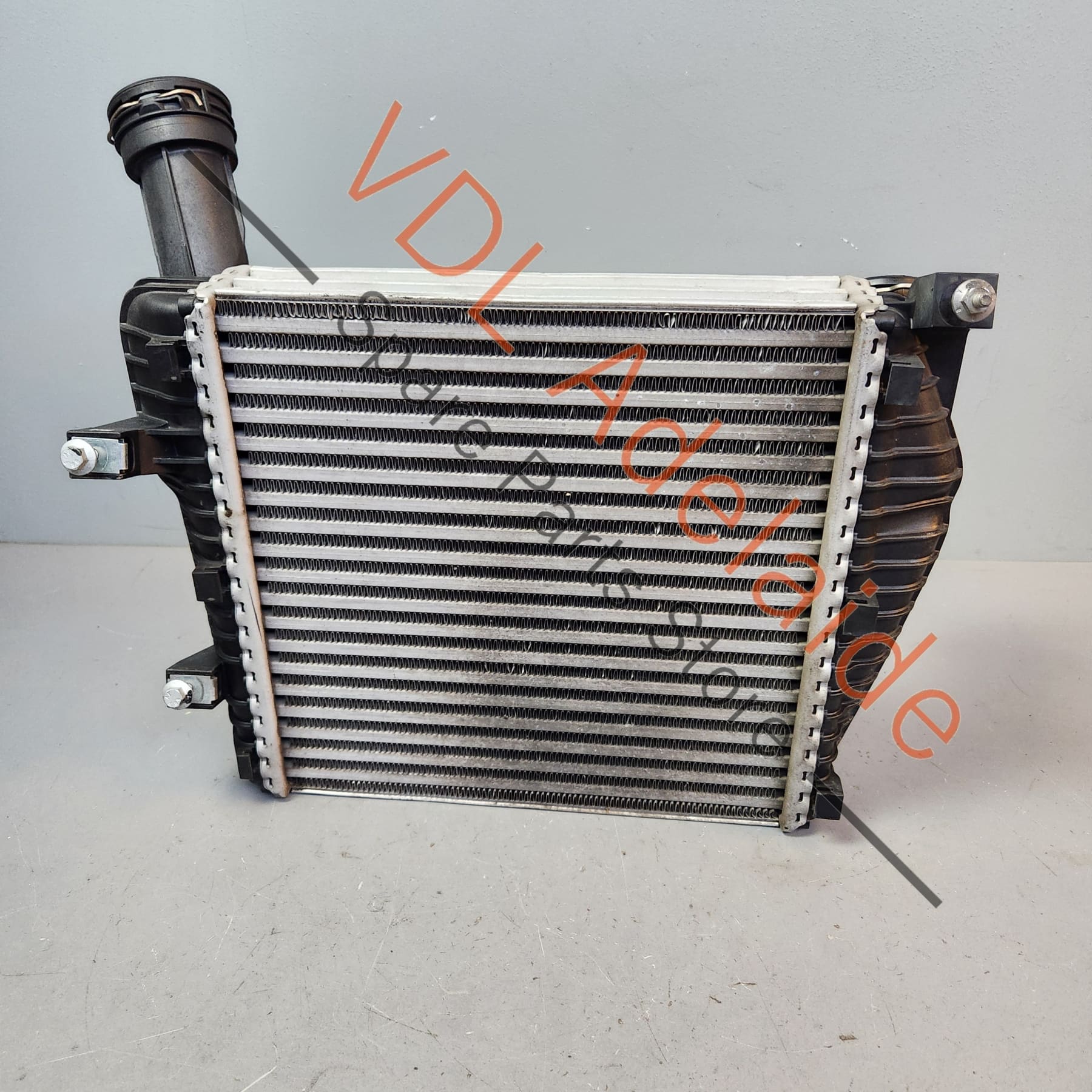 Audi Q7 4L Porsche Cayenne Touareg Right Side Intercooler 7P0145804A 7P0145804D